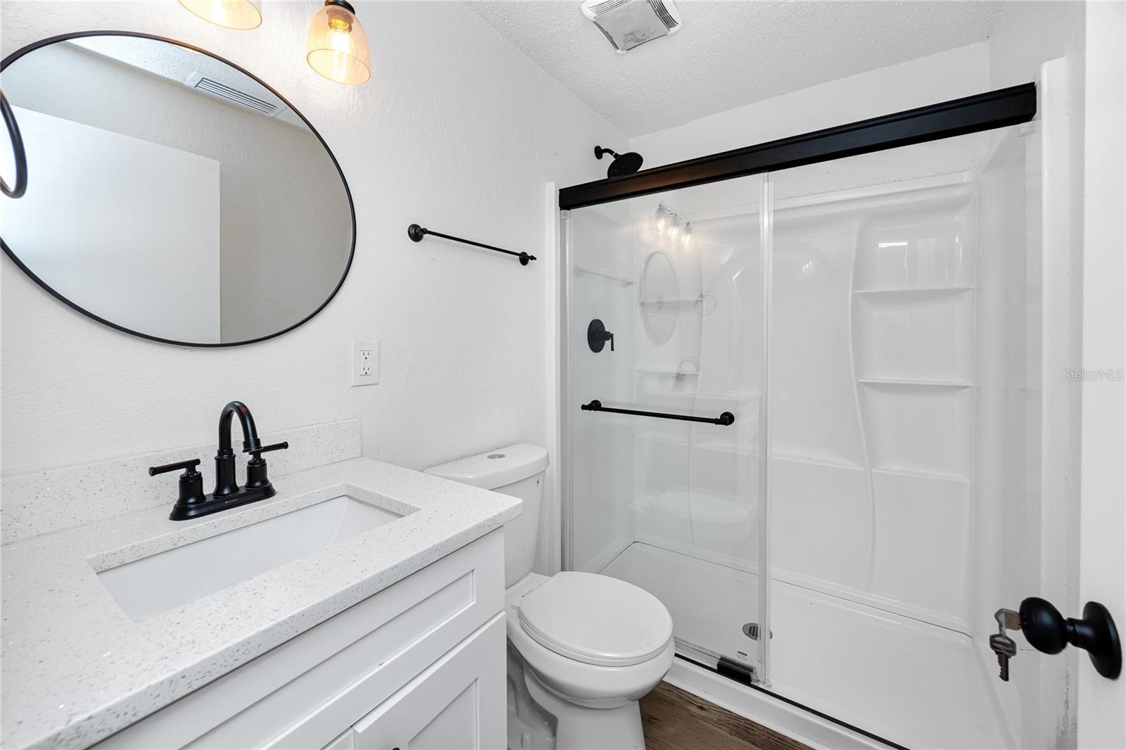 Listing photo id 70 for 3527 1st Avenue S