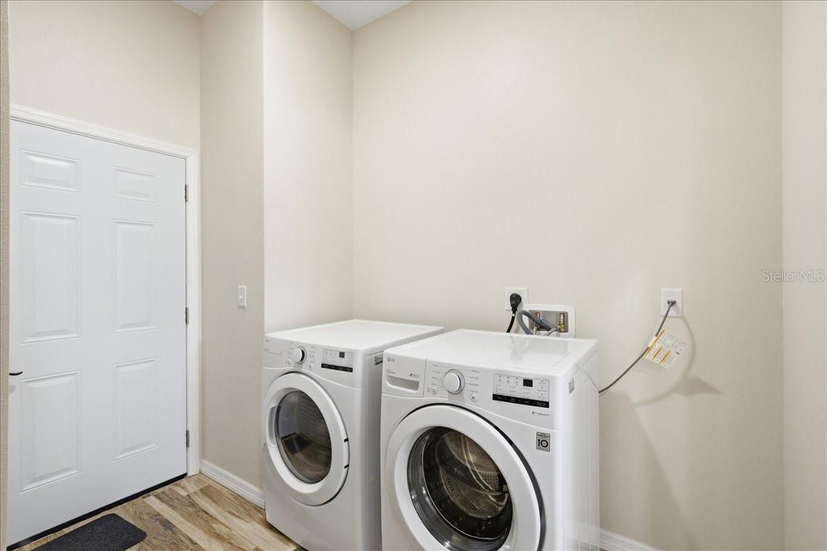 Image 39 of 44 For 3706 13th Street N