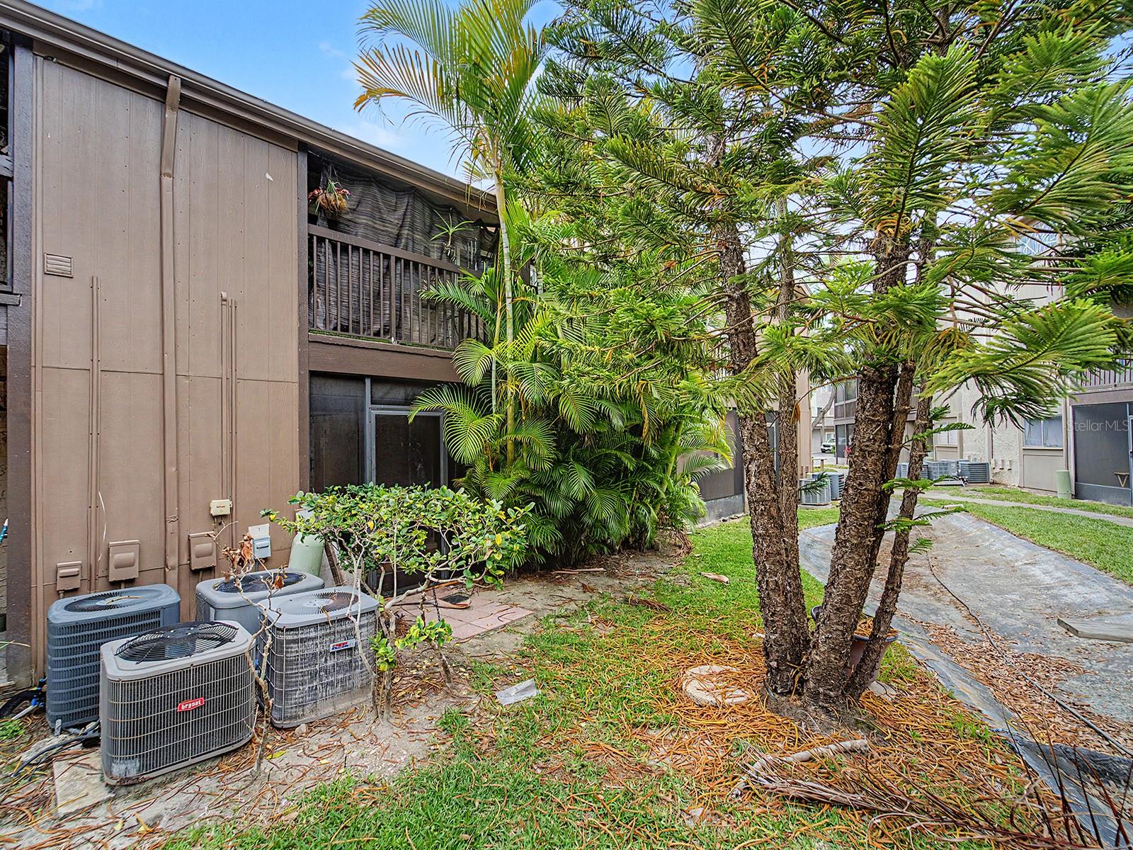 Image 23 of 54 For 6314 Newtown Circle 14-a2