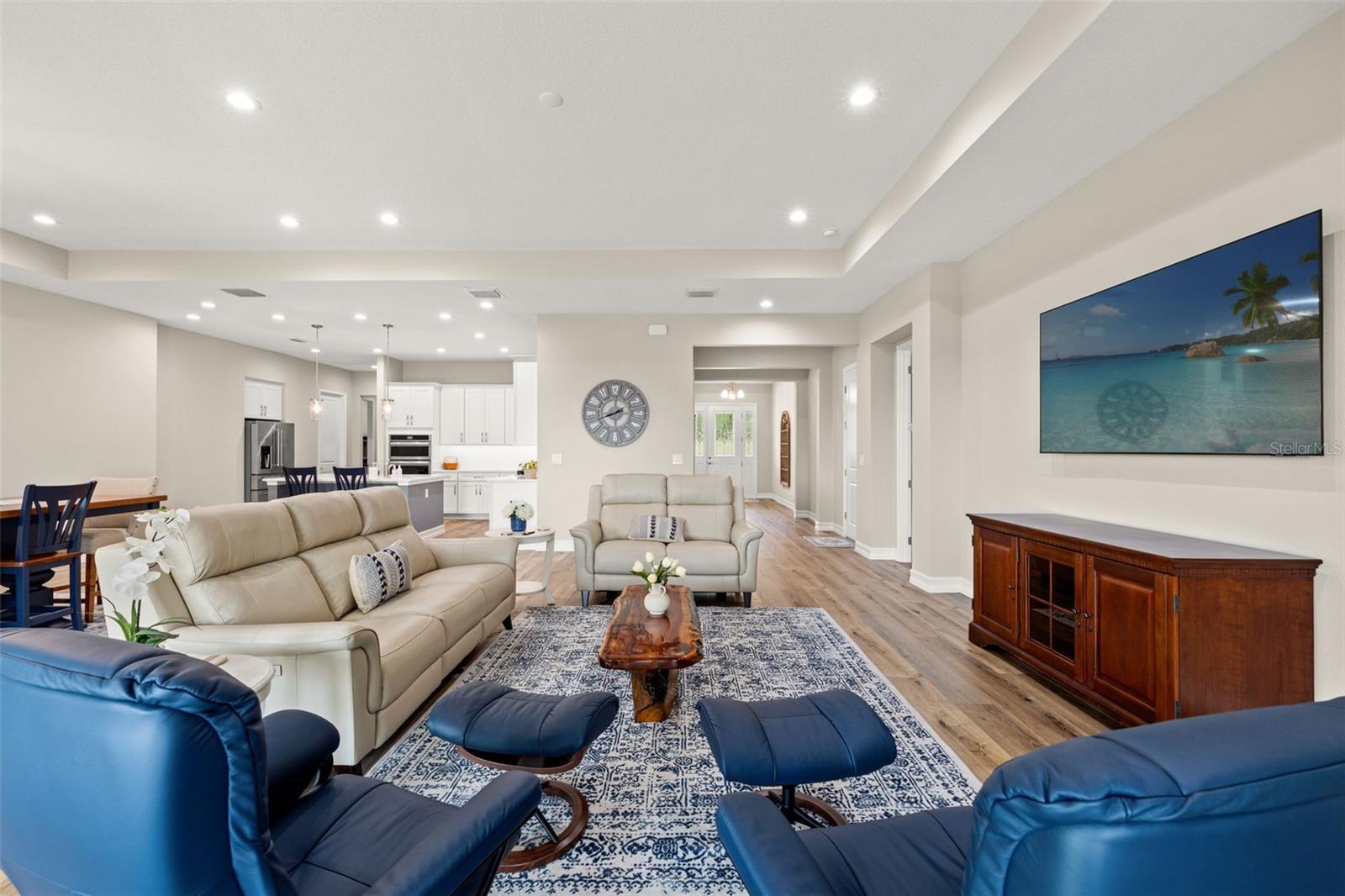 Image 16 of 75 For 4829 Hickory Oak Drive