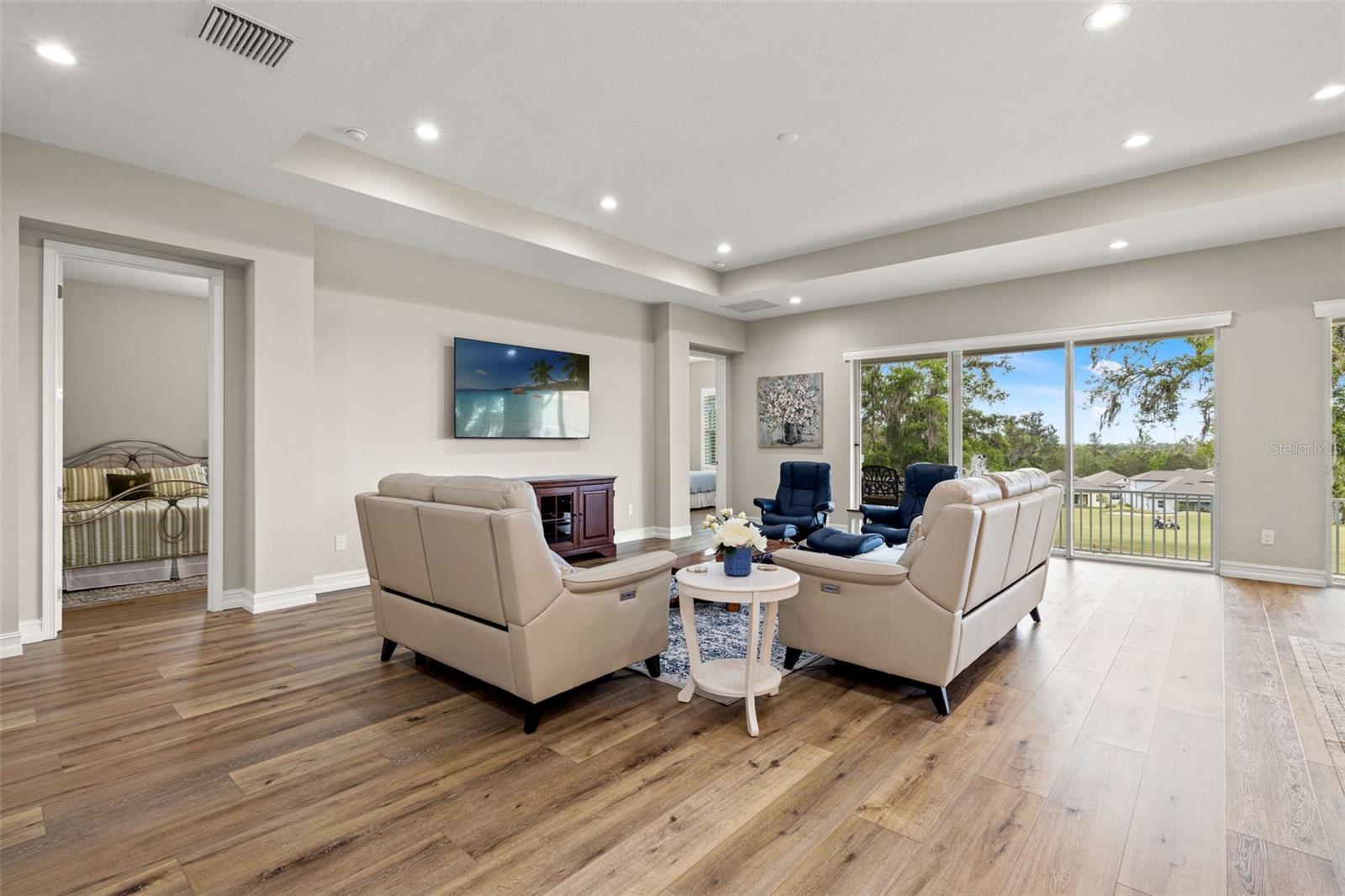 Image 17 of 75 For 4829 Hickory Oak Drive