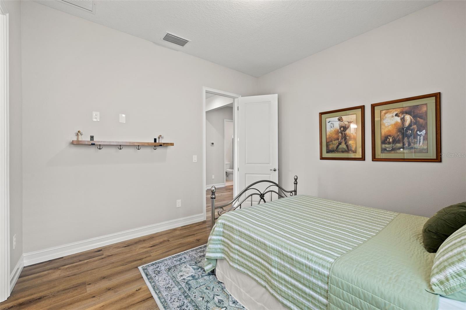 Image 42 of 75 For 4829 Hickory Oak Drive