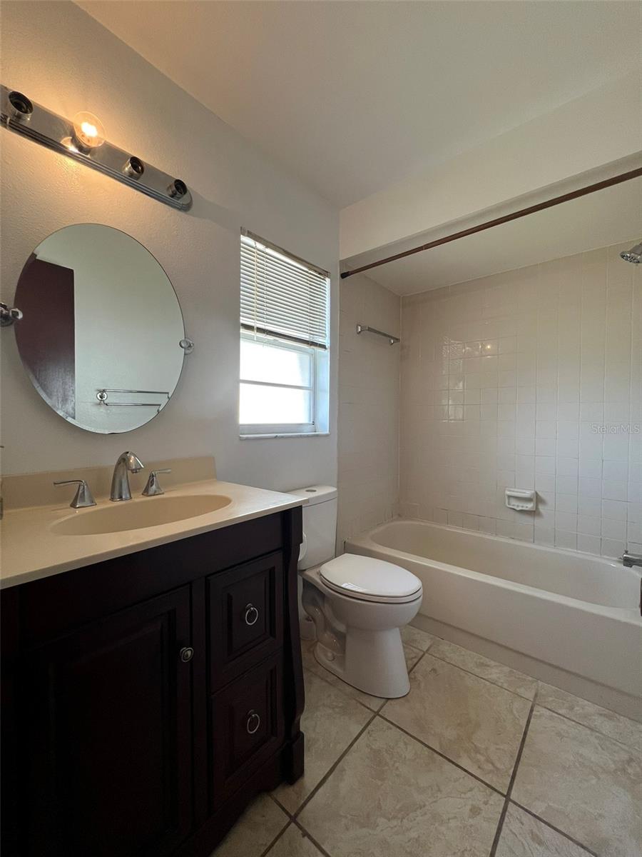 Image 32 of 42 For 5112 Gainsville Drive