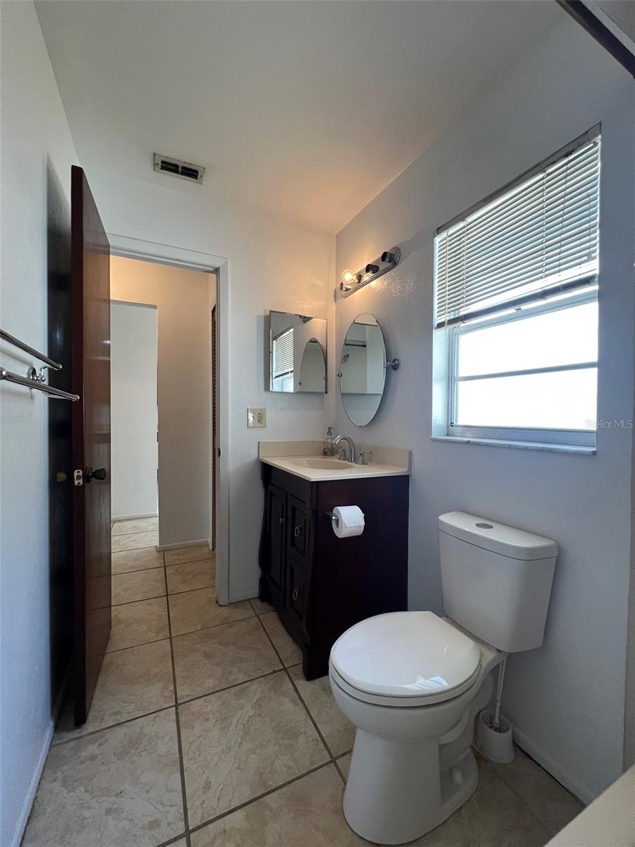 Image 33 of 42 For 5112 Gainsville Drive