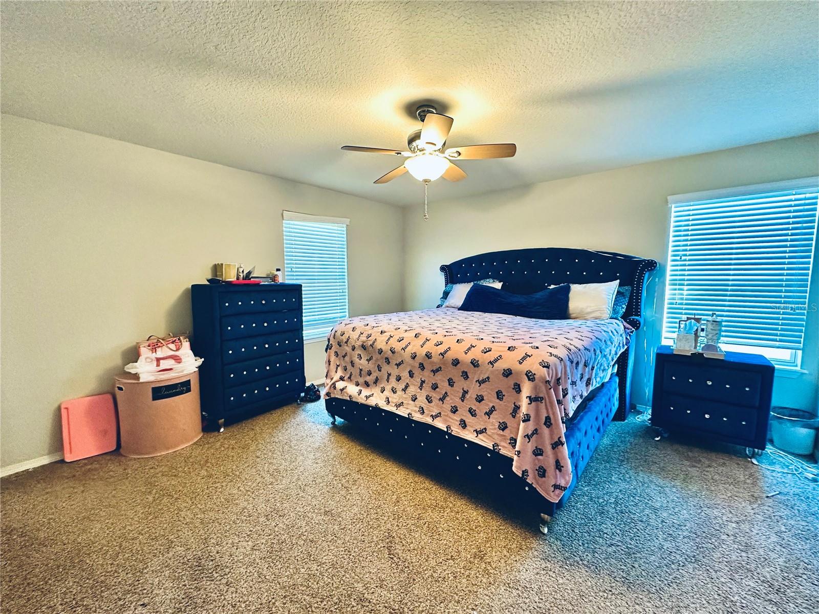 Listing photo id 11 for 4411 Banyan Tree Place