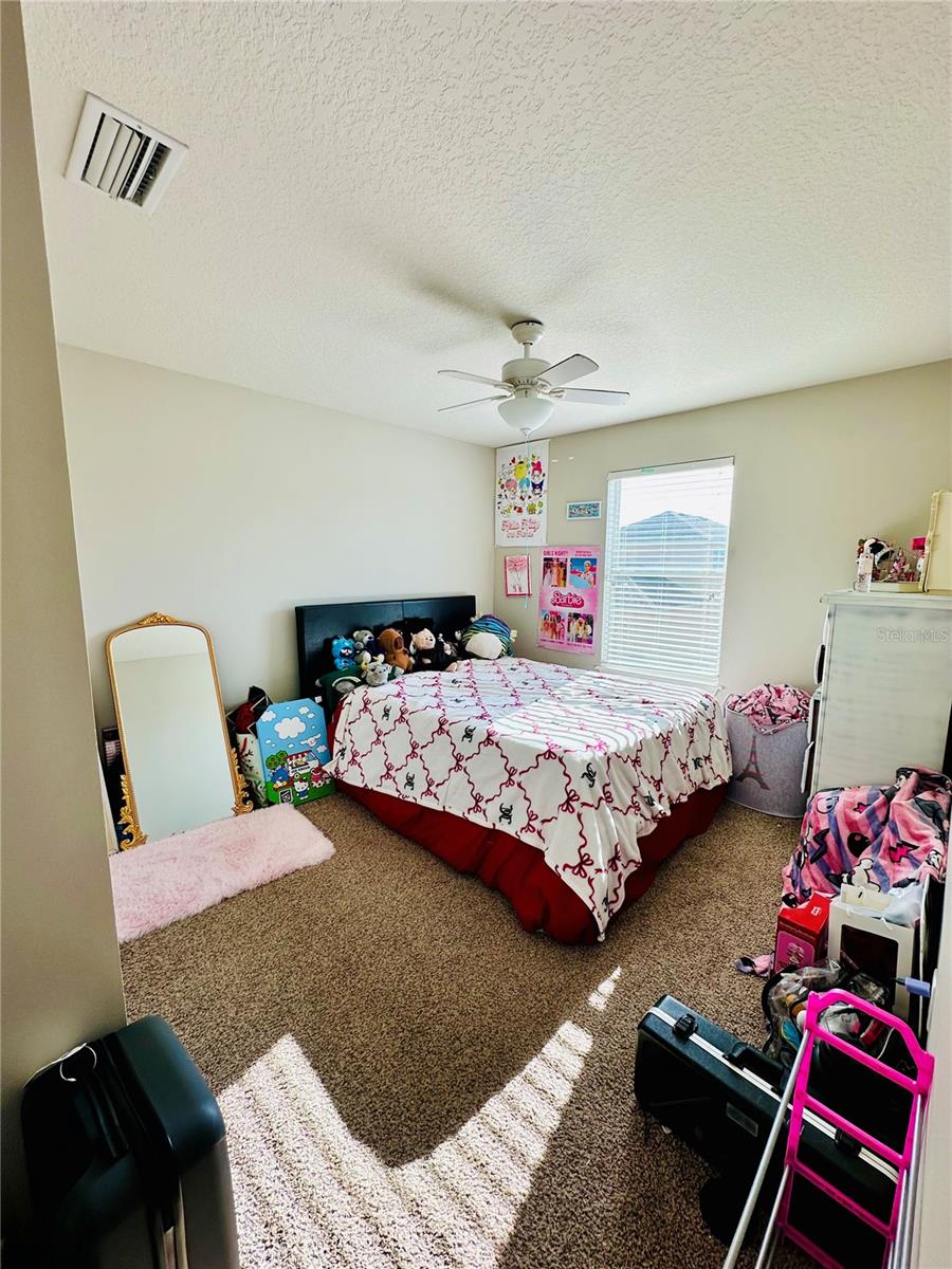 Listing photo id 16 for 4411 Banyan Tree Place