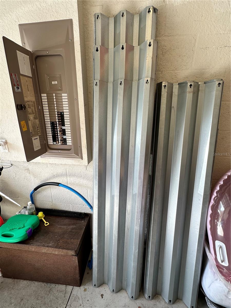 Listing photo id 22 for 4411 Banyan Tree Place