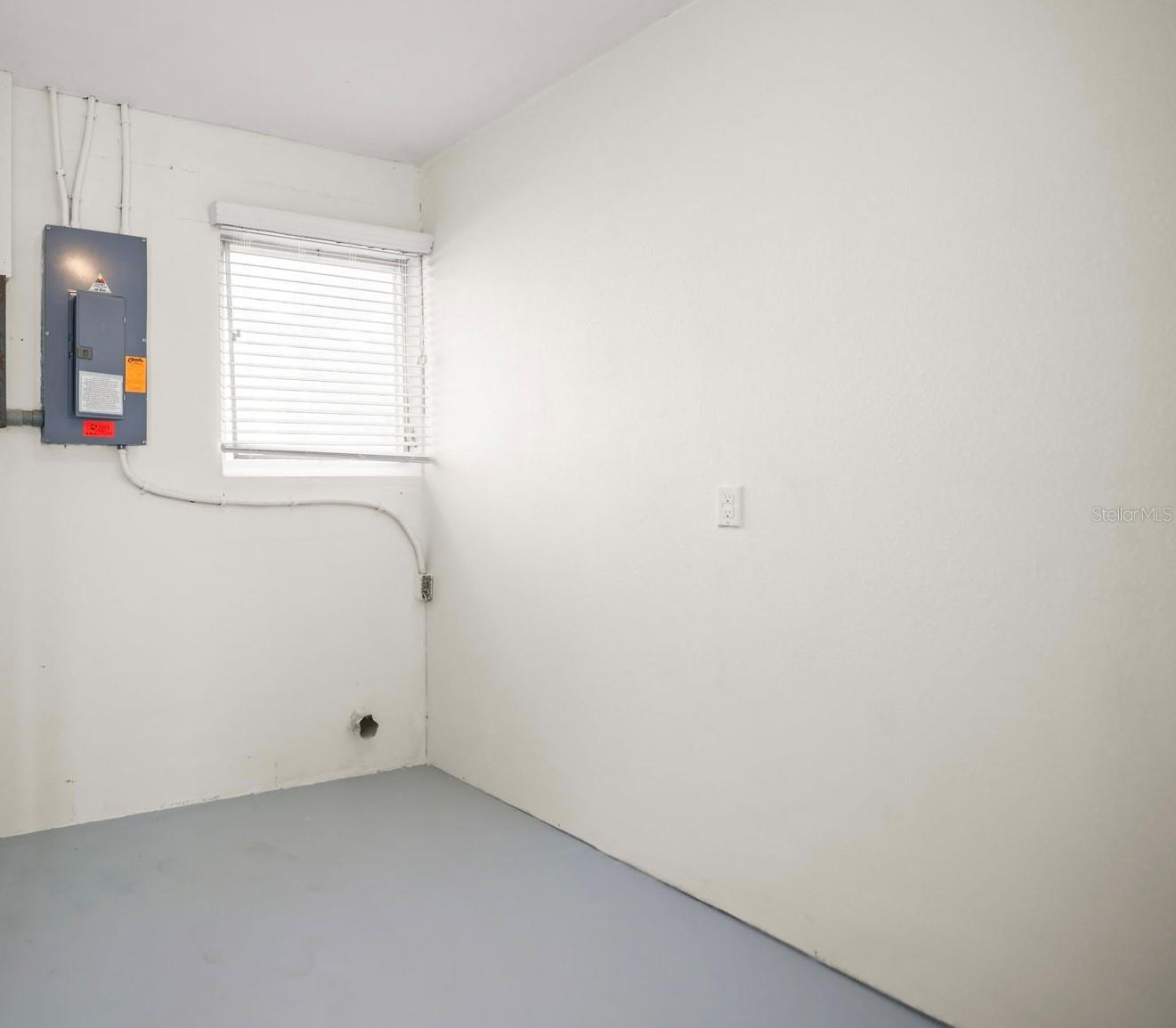 Image 25 of 33 For 3526 Azalea Place