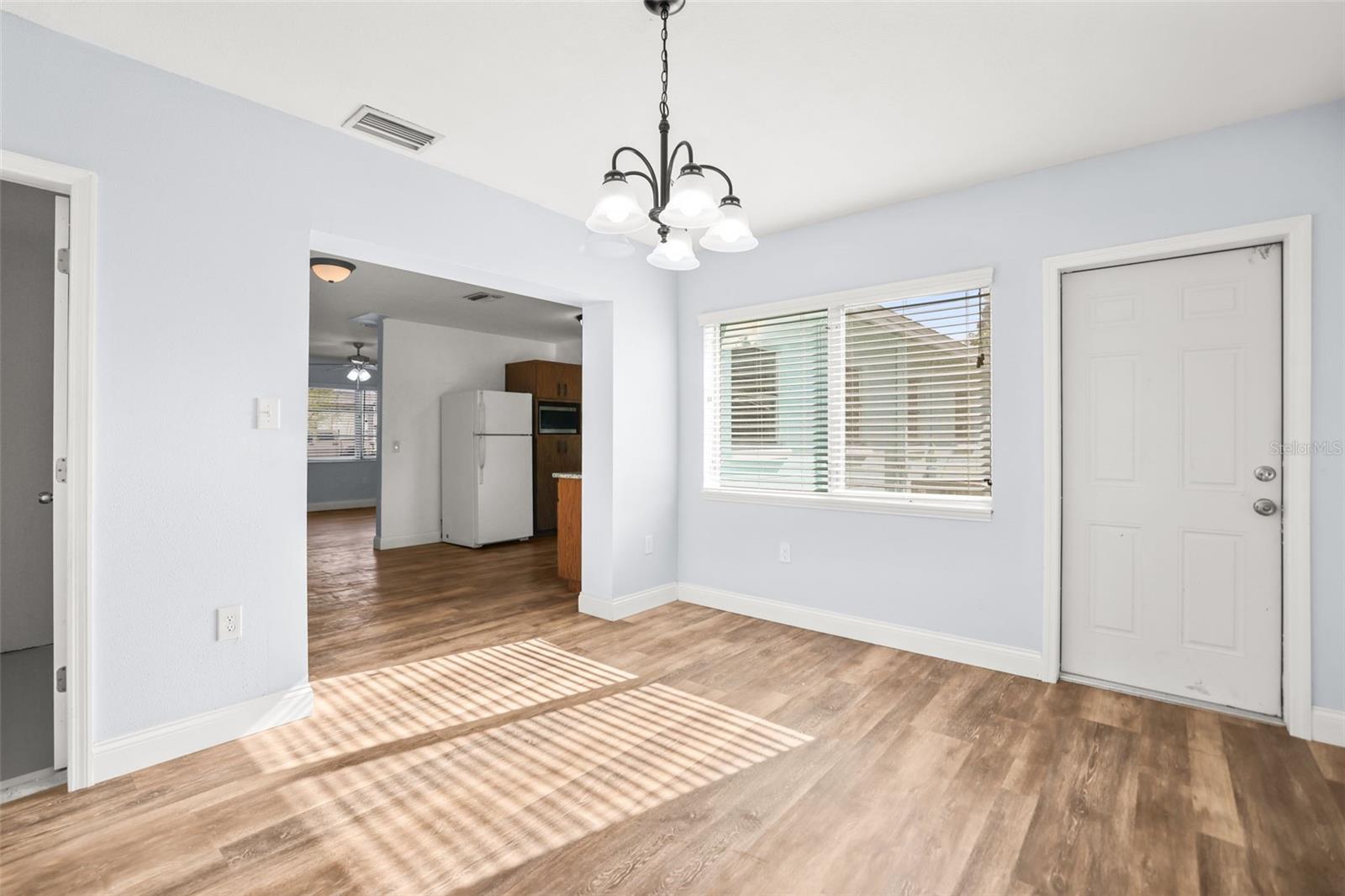 Image 8 of 33 For 3526 Azalea Place