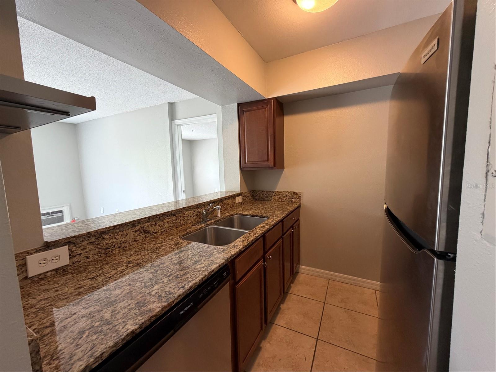 Image 15 of 24 For 406 Cedar Avenue 104