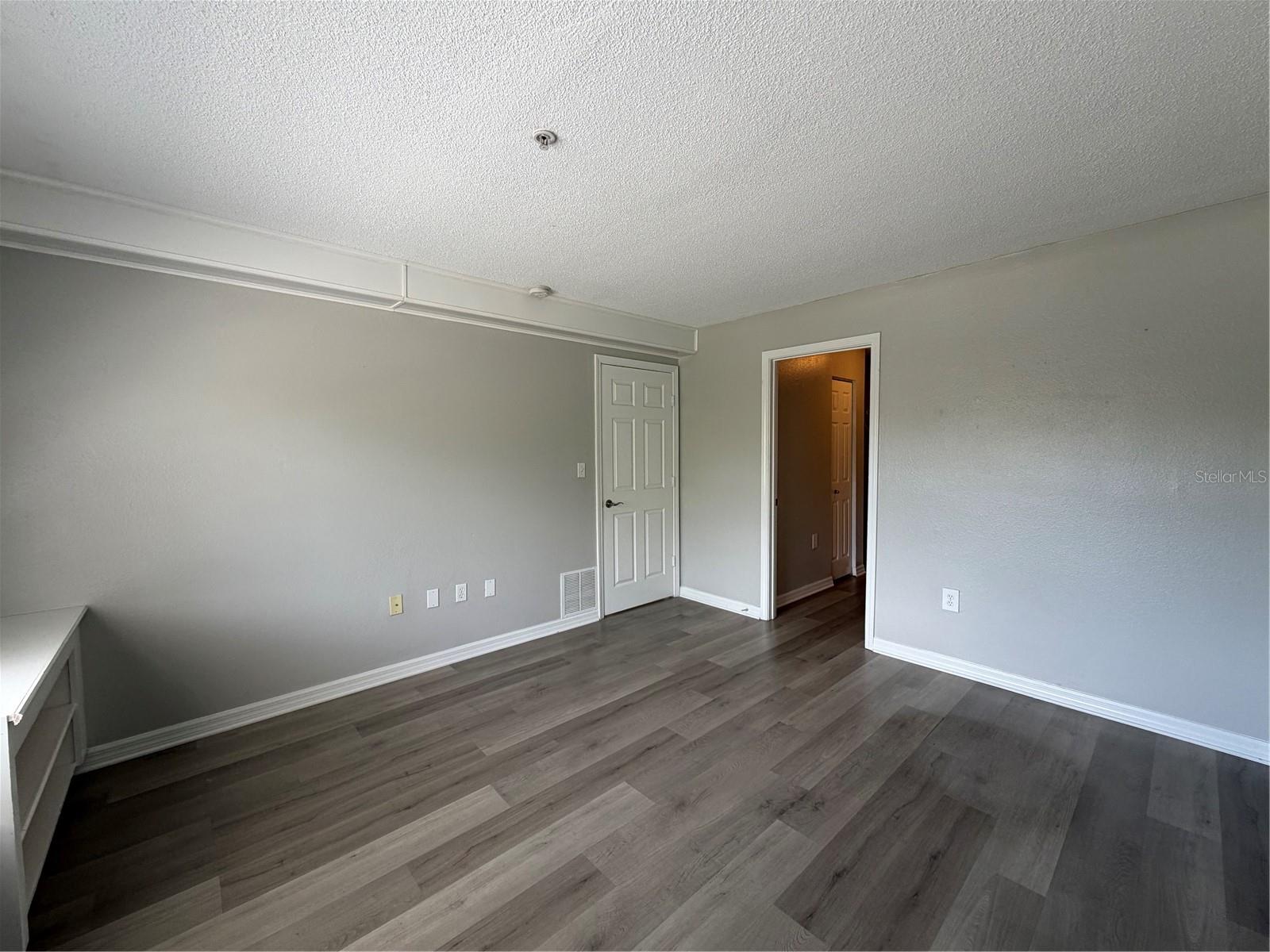 Image 9 of 24 For 406 Cedar Avenue 104