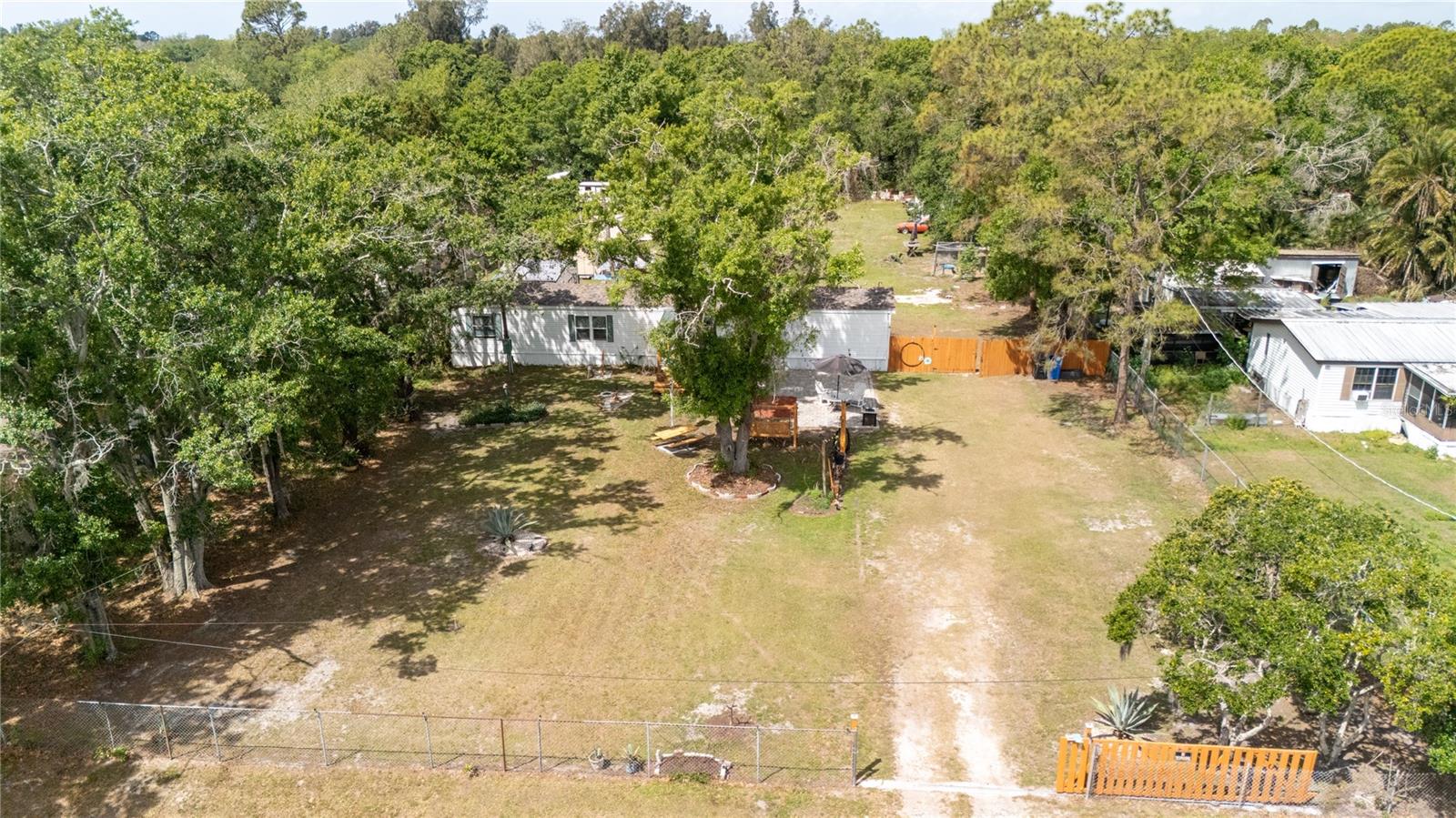 Listing photo id 8 for 12711 Lovers Lane