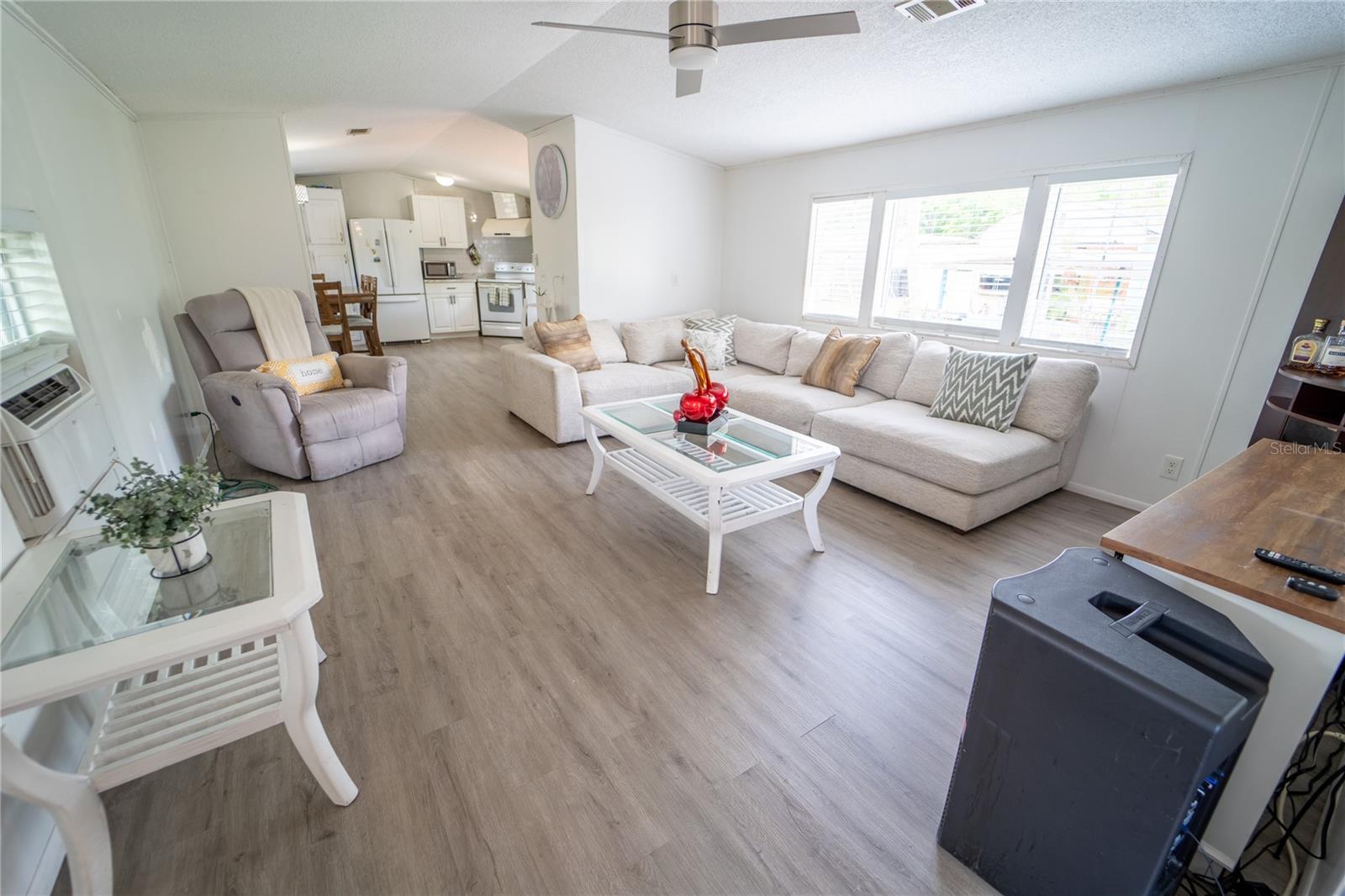 Listing photo id 12 for 12711 Lovers Lane