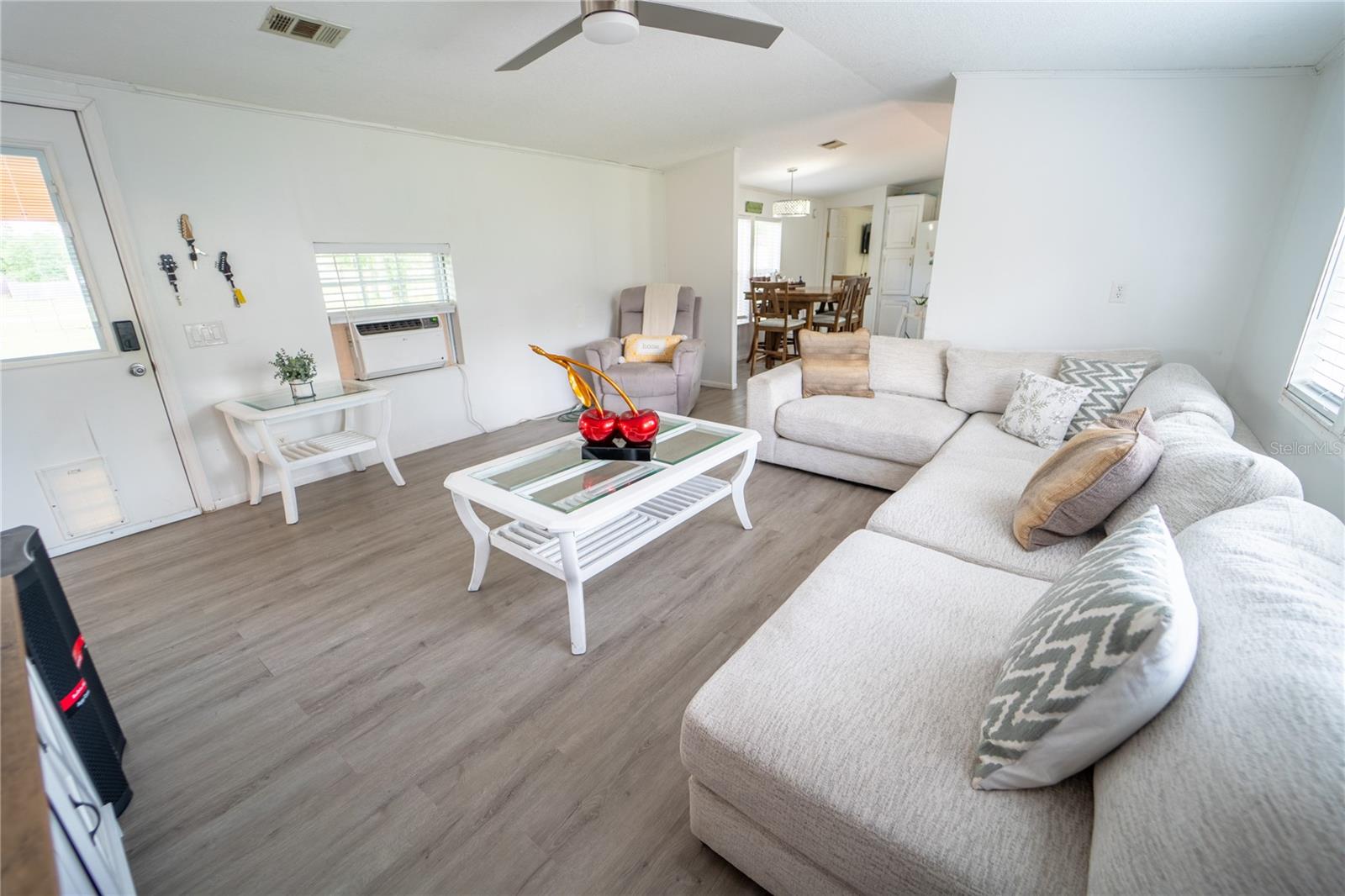 Listing photo id 13 for 12711 Lovers Lane