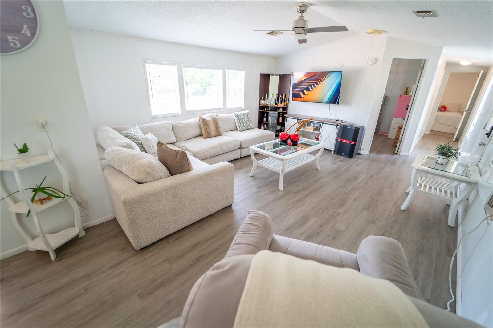 Listing photo id 15 for 12711 Lovers Lane