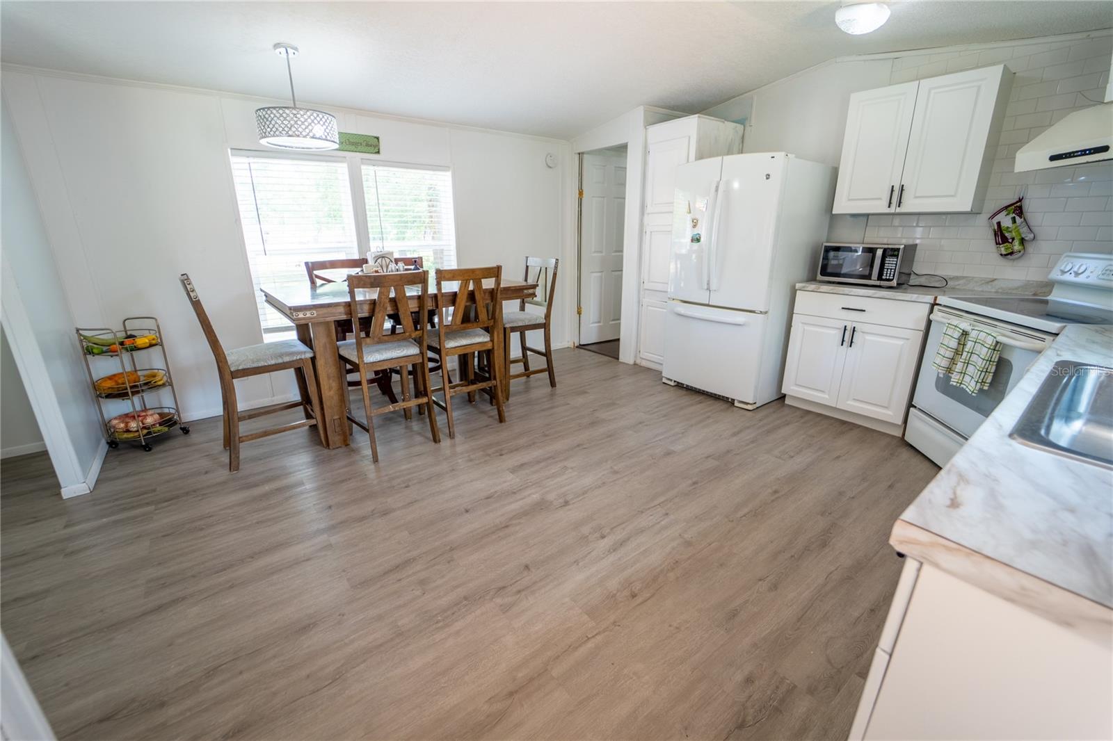 Listing photo id 17 for 12711 Lovers Lane