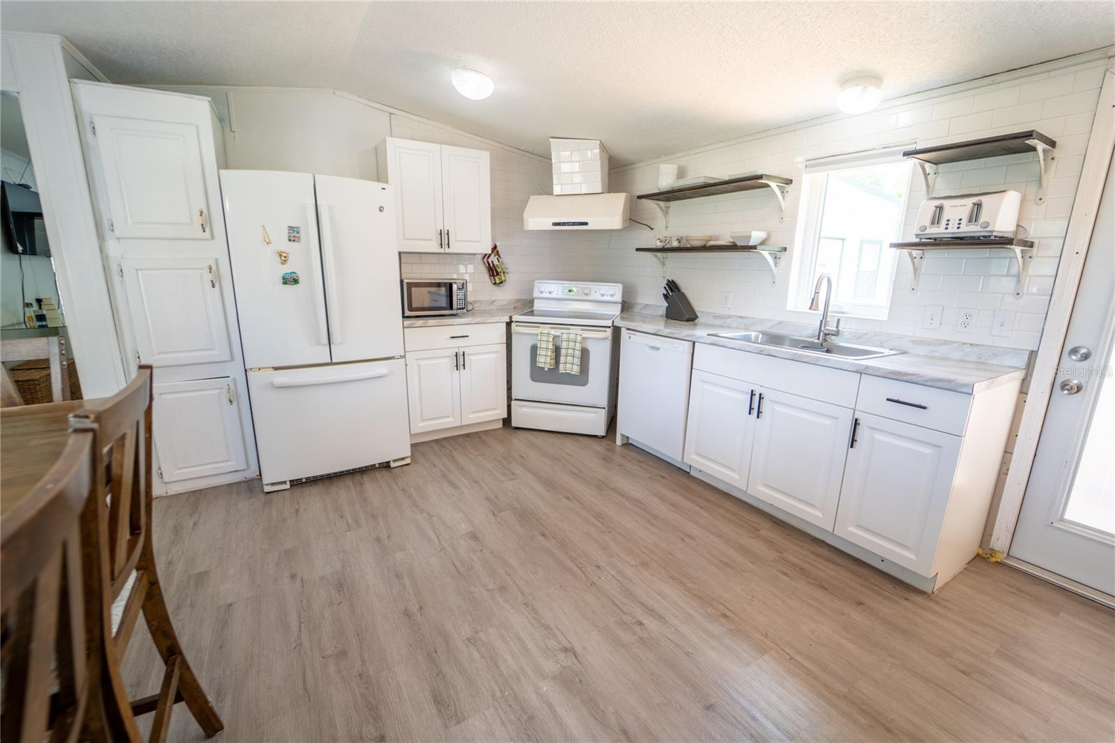 Listing photo id 18 for 12711 Lovers Lane