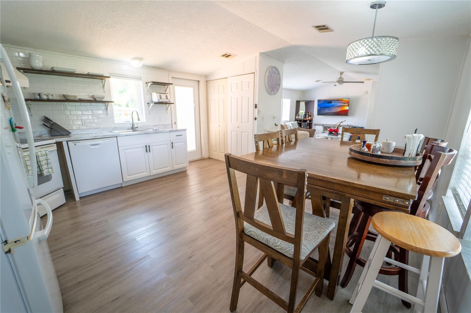 Listing photo id 19 for 12711 Lovers Lane