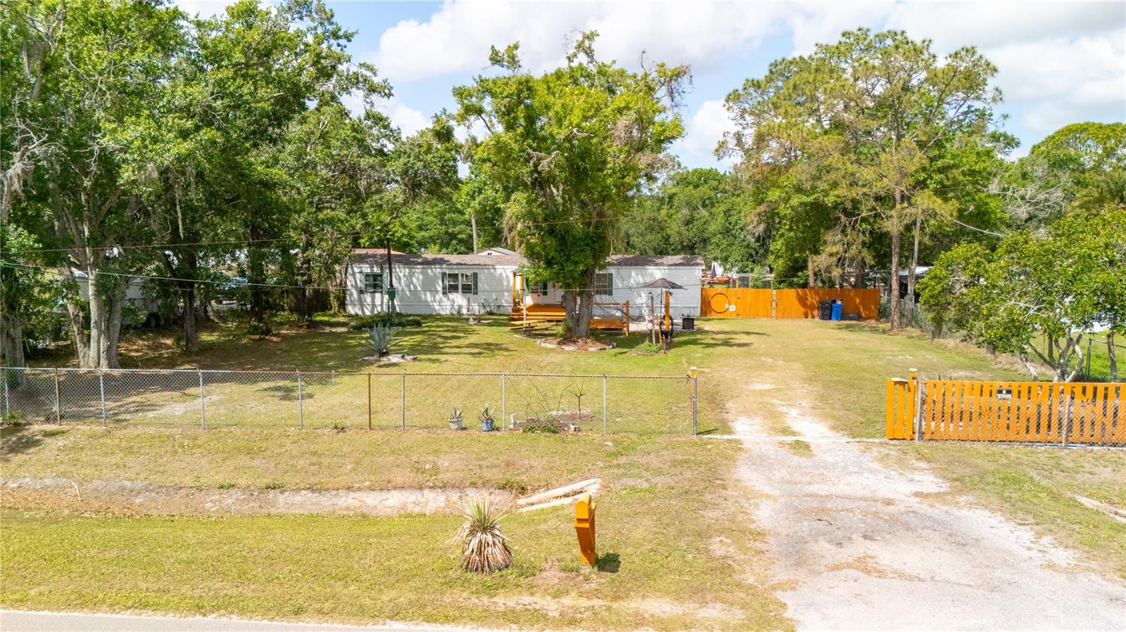 Listing photo id 1 for 12711 Lovers Lane