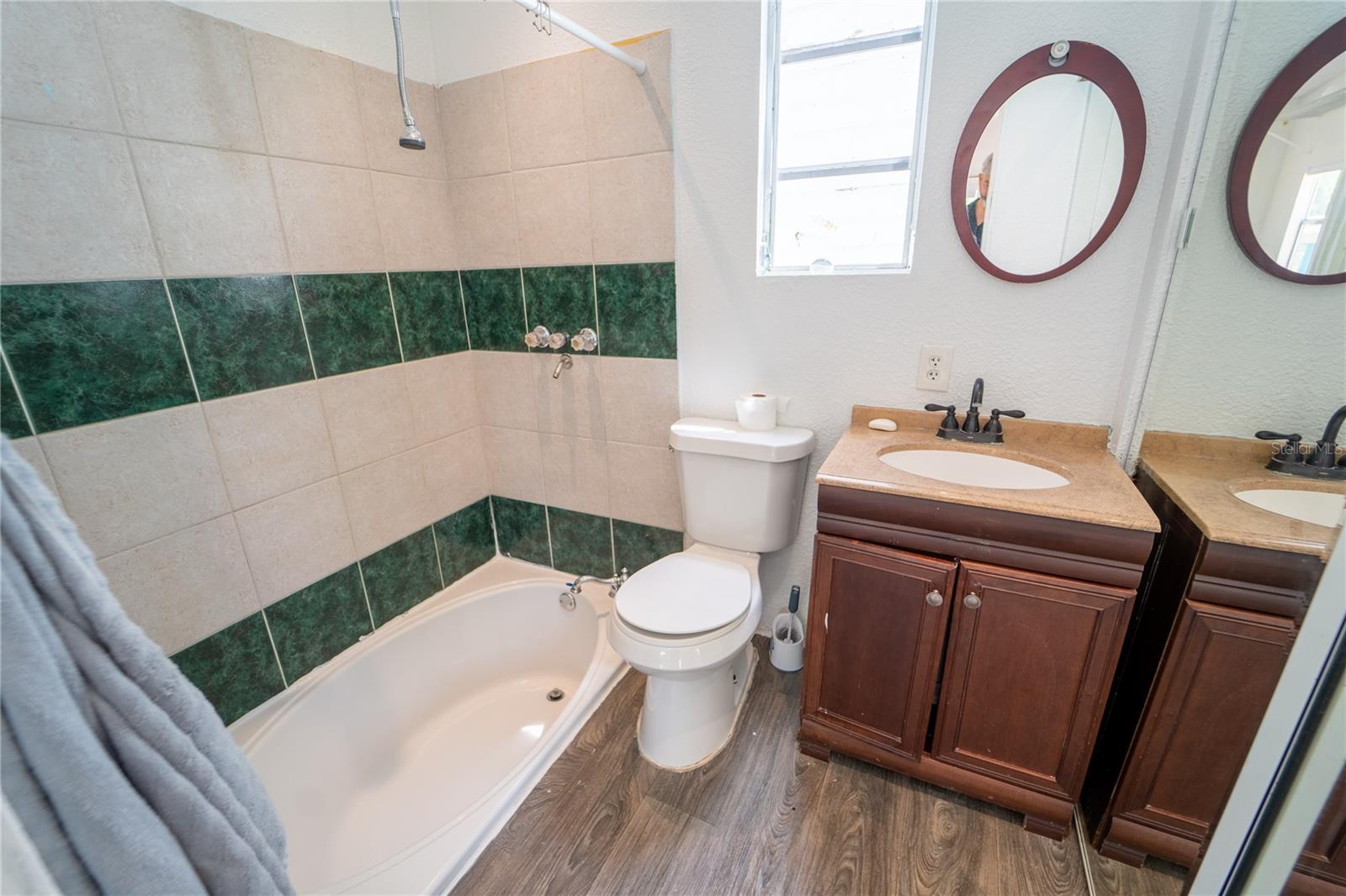 Listing photo id 31 for 12711 Lovers Lane