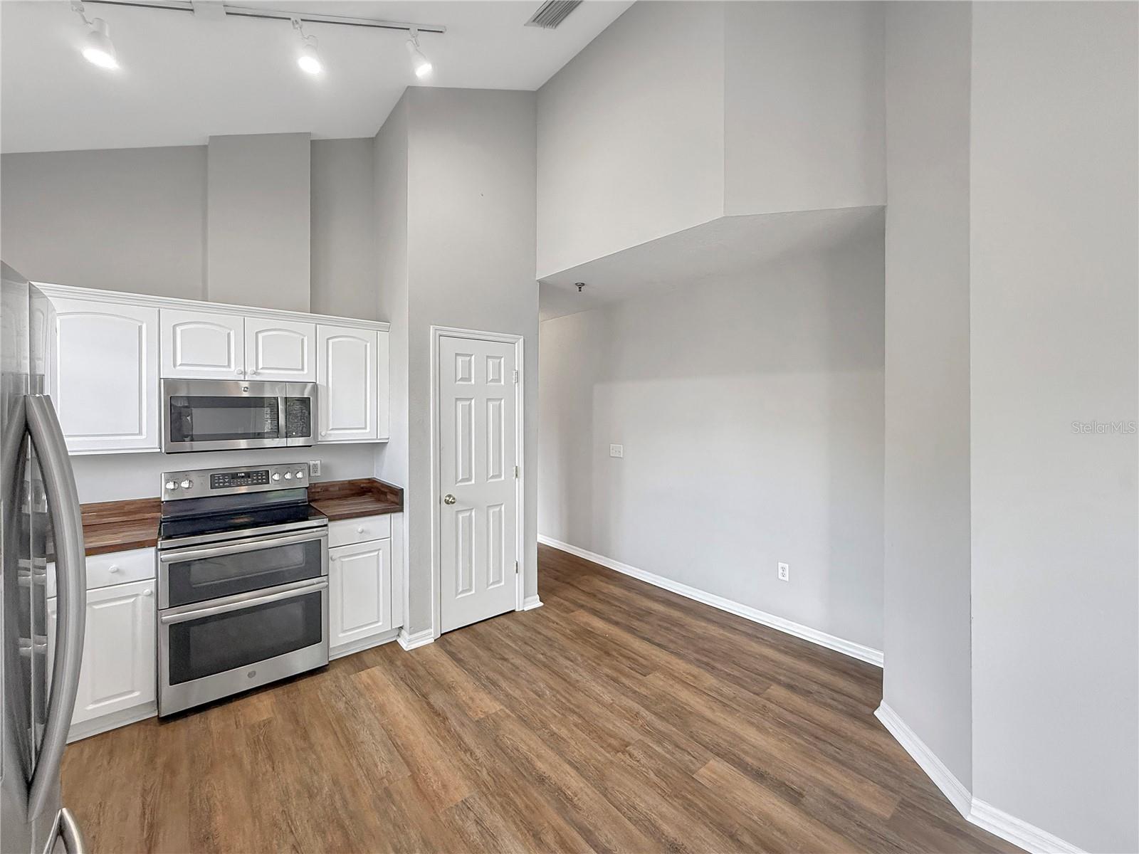 Image 7 of 23 For 1510 17th Street 4c