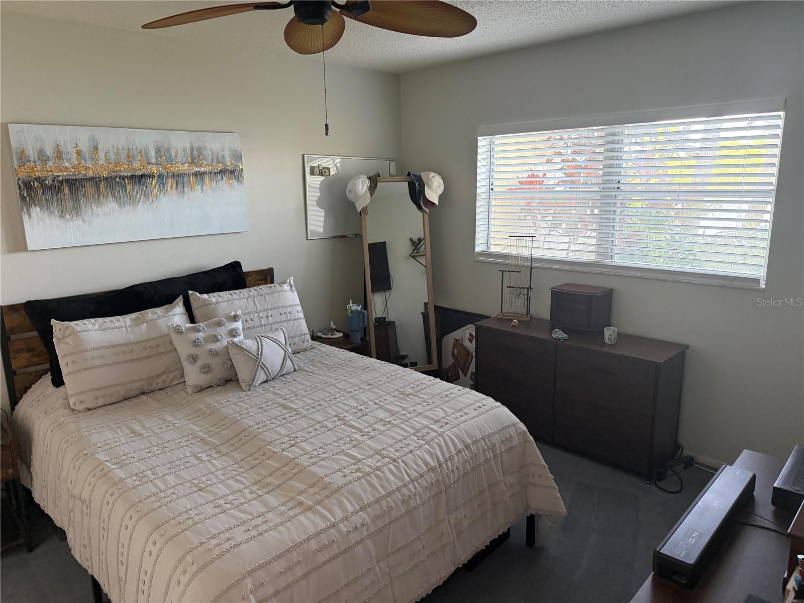 Listing photo id 1 for 11485 Oakhurst Road 1100-1