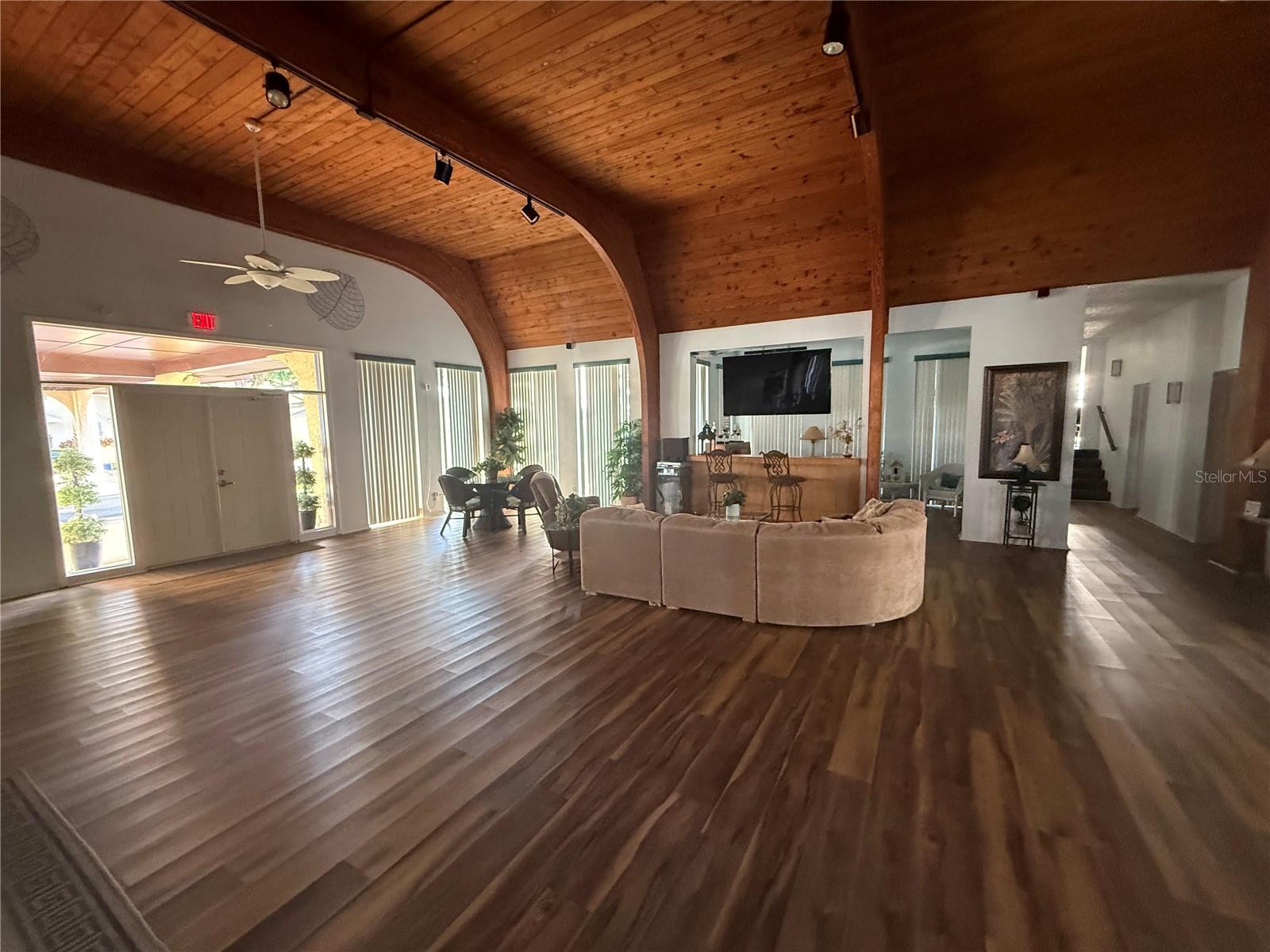 Listing photo id 29 for 11485 Oakhurst Road 1100-1