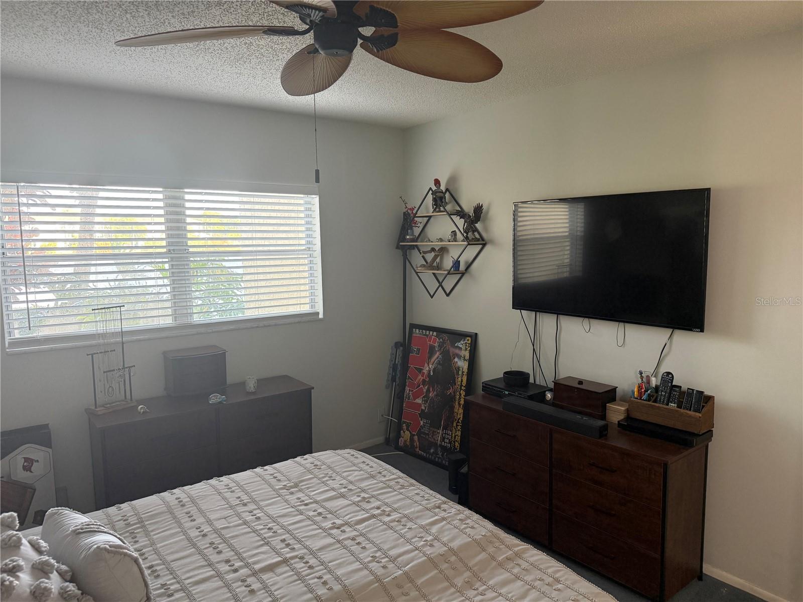 Listing photo id 5 for 11485 Oakhurst Road 1100-1