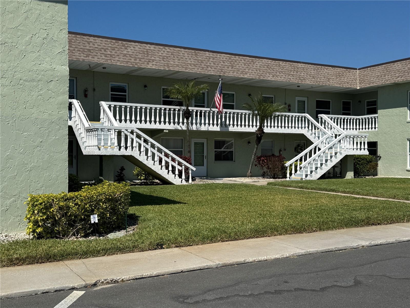 Listing photo id 18 for 1250 Pinellas Avenue 804