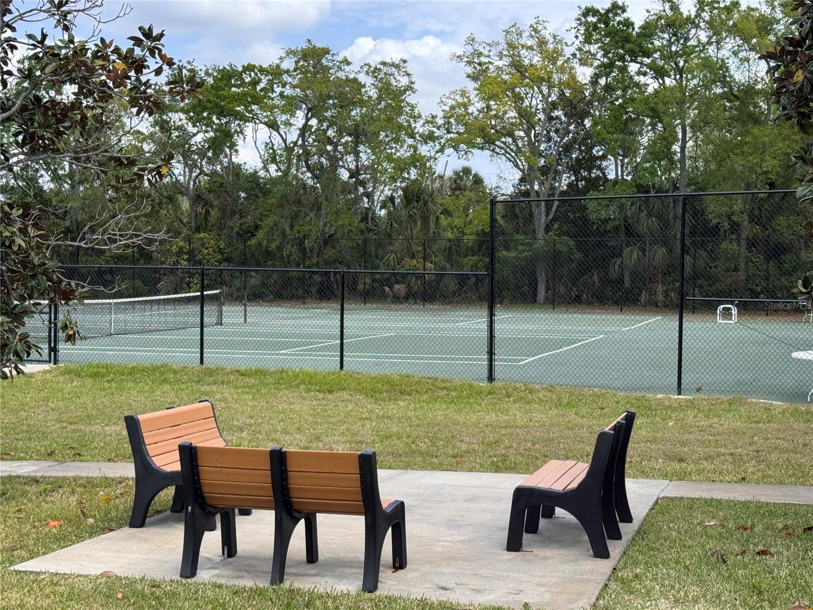 Listing photo id 1 for 1250 Pinellas Avenue 804