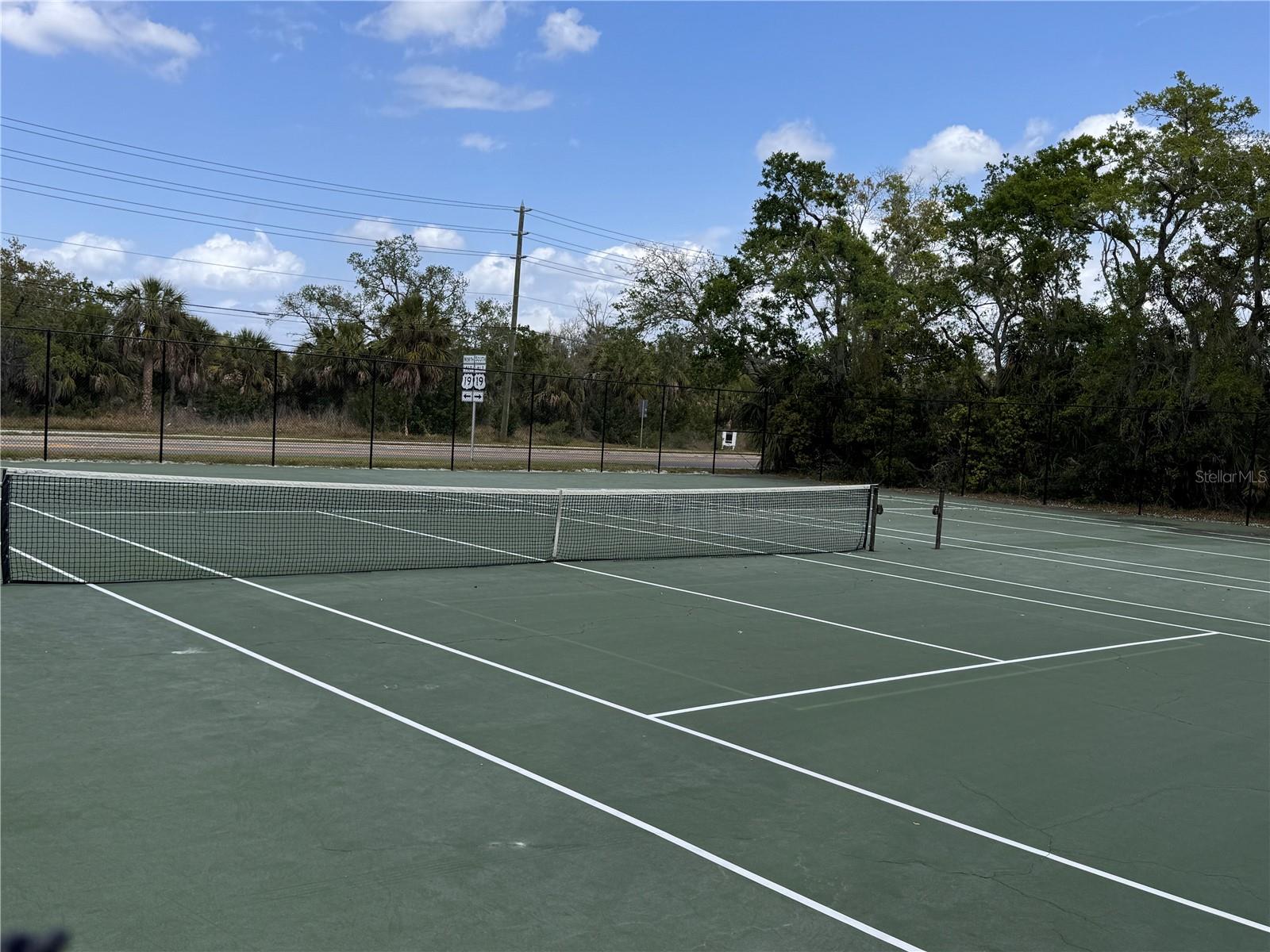 Listing photo id 2 for 1250 Pinellas Avenue 804