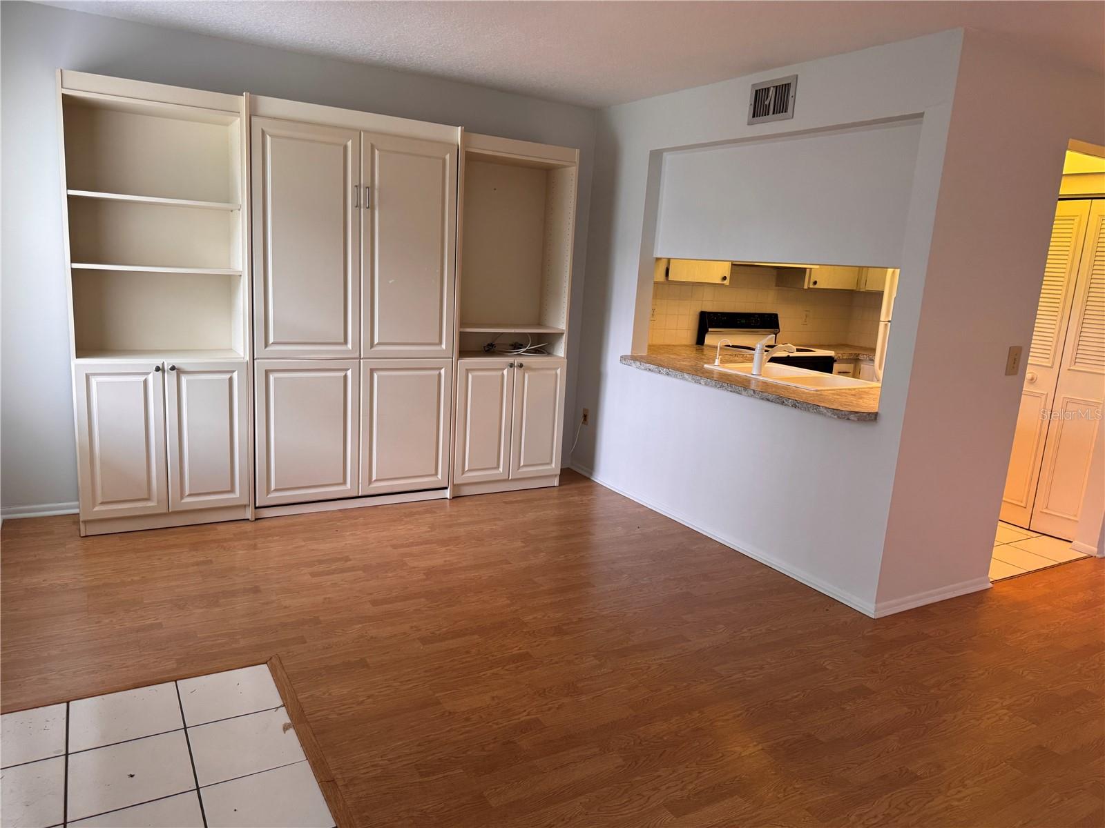 Listing photo id 7 for 1250 Pinellas Avenue 804