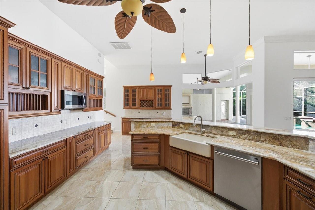 Image 24 of 86 For 18634 Avenue Capri