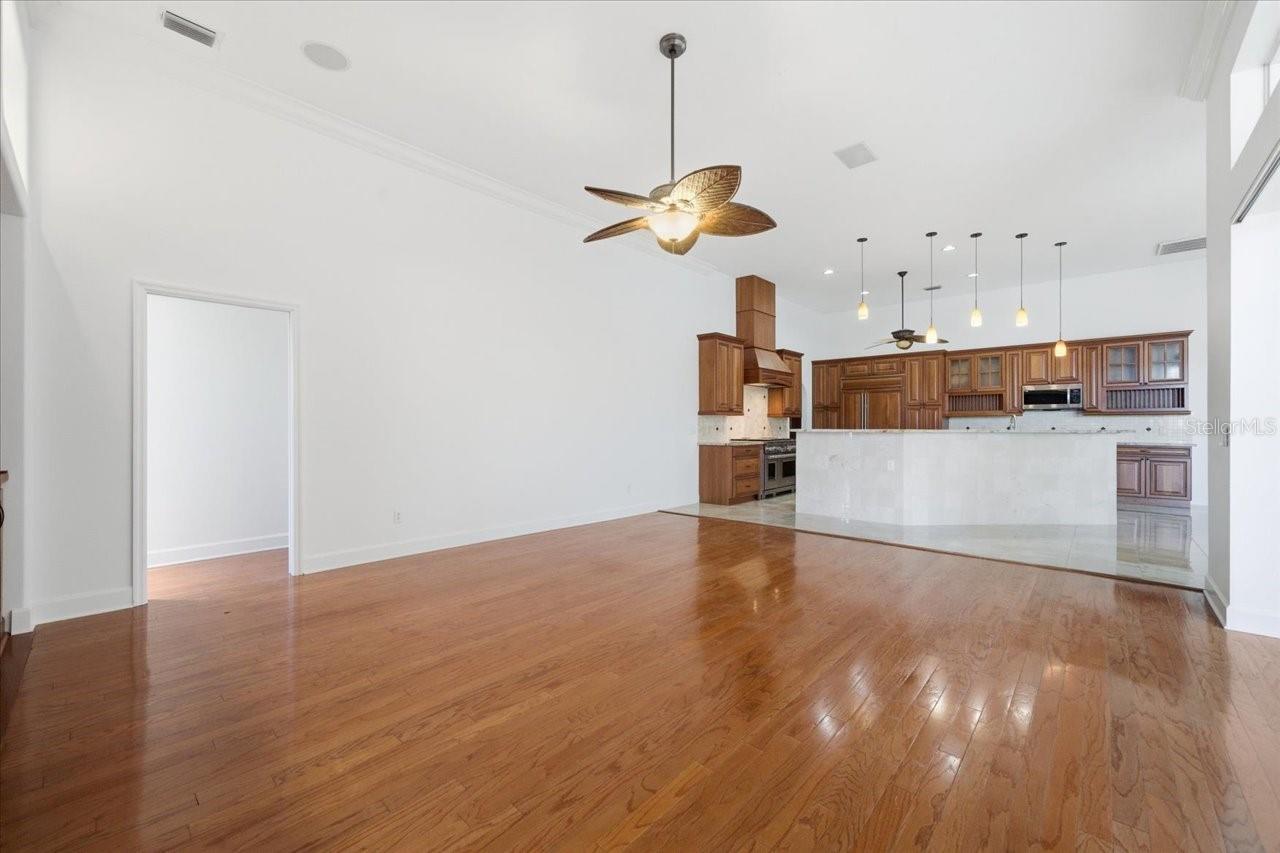 Image 36 of 86 For 18634 Avenue Capri