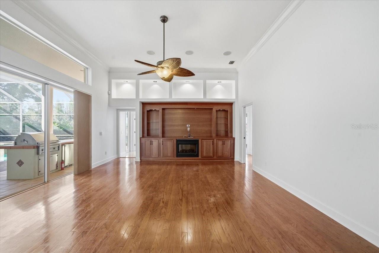 Image 38 of 86 For 18634 Avenue Capri