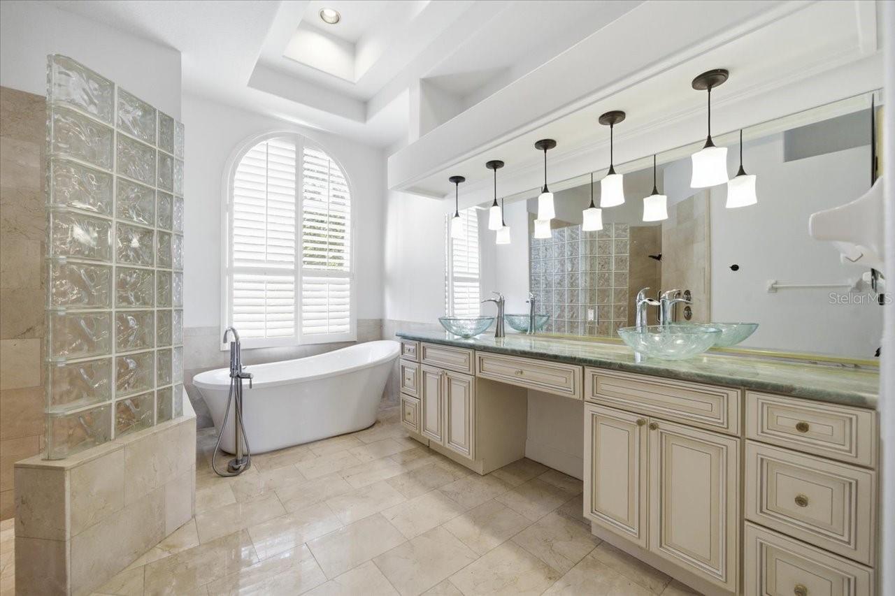 Image 46 of 86 For 18634 Avenue Capri