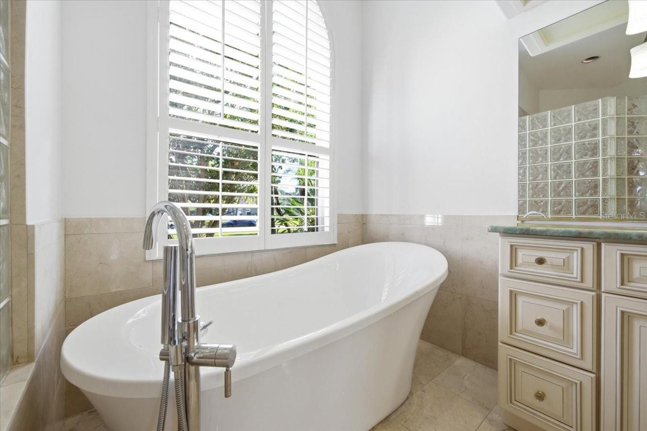 Image 49 of 86 For 18634 Avenue Capri