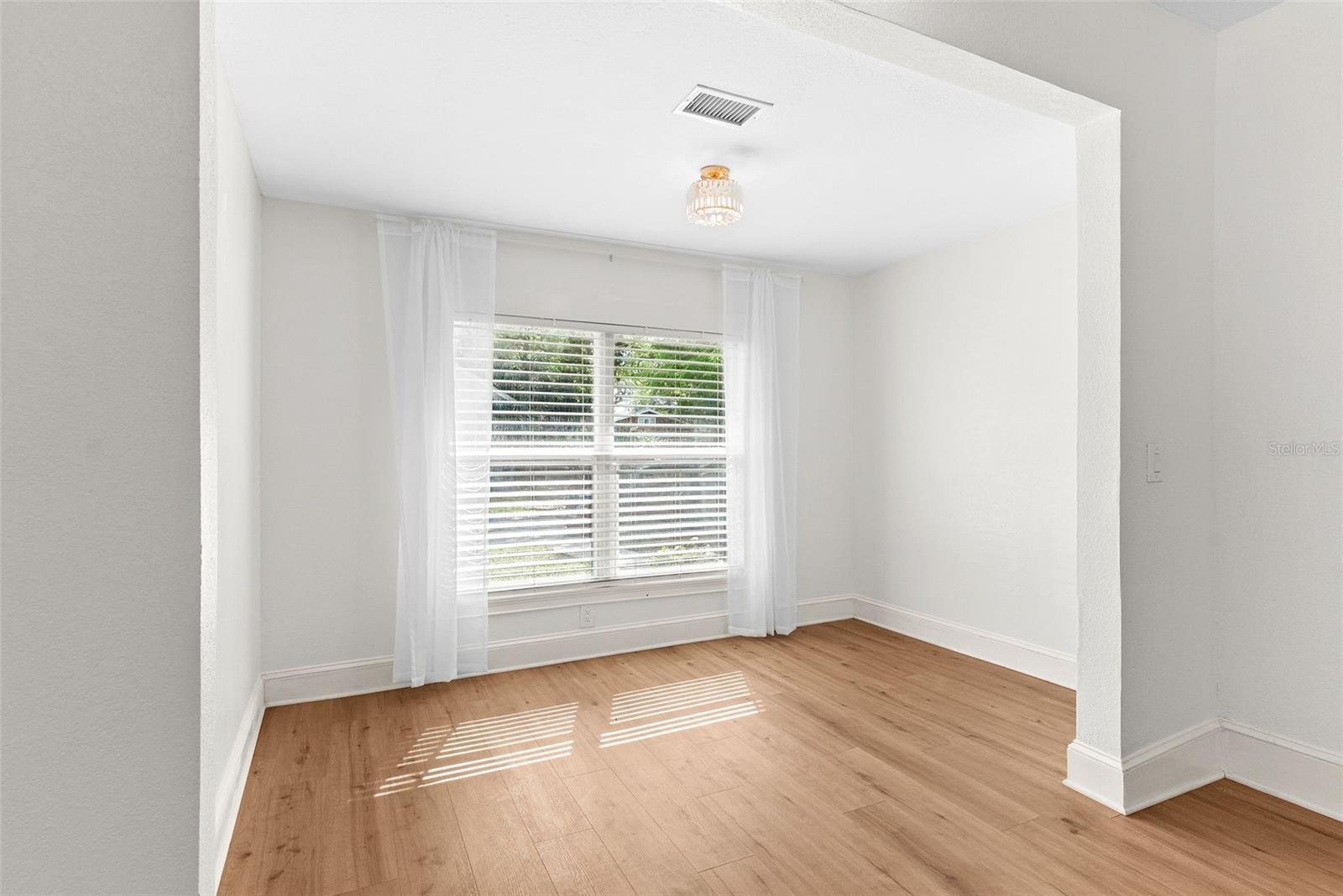 Image 19 of 42 For 3506 Arlington Avenue