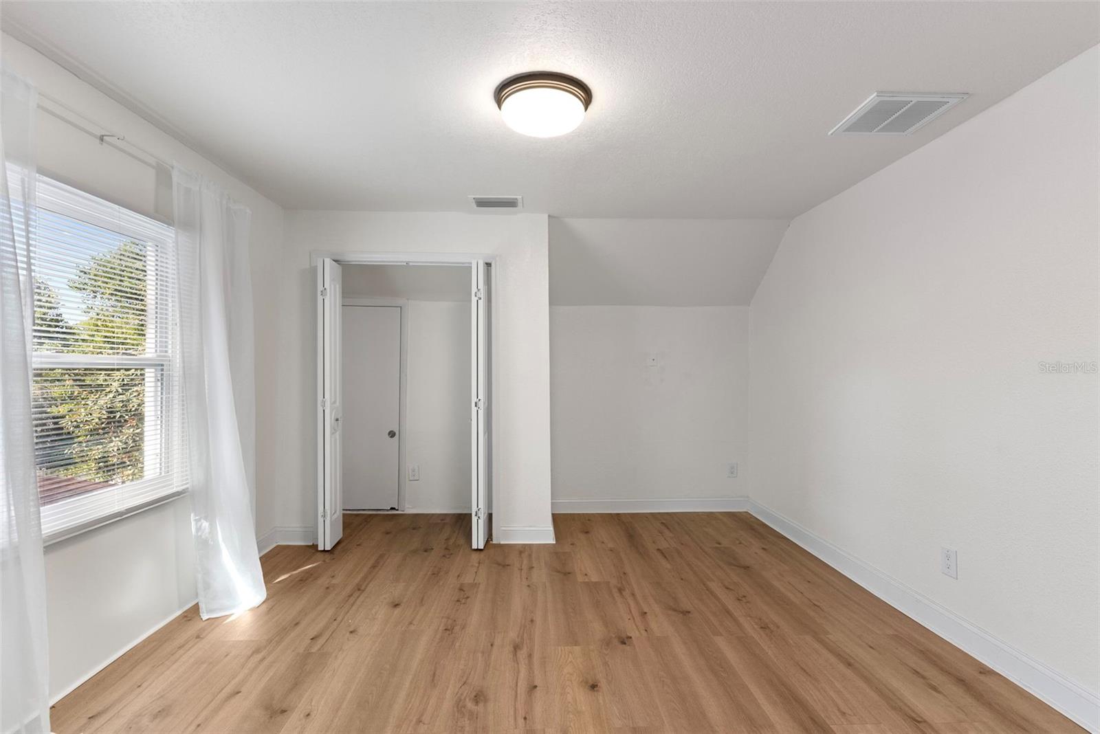 Image 33 of 42 For 3506 Arlington Avenue