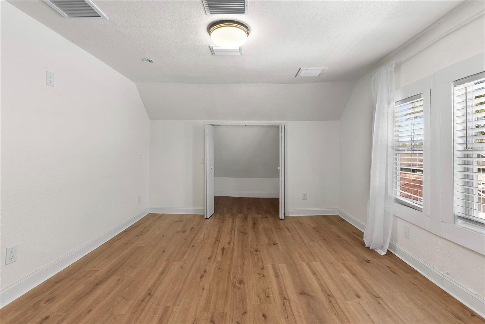 Image 35 of 42 For 3506 Arlington Avenue