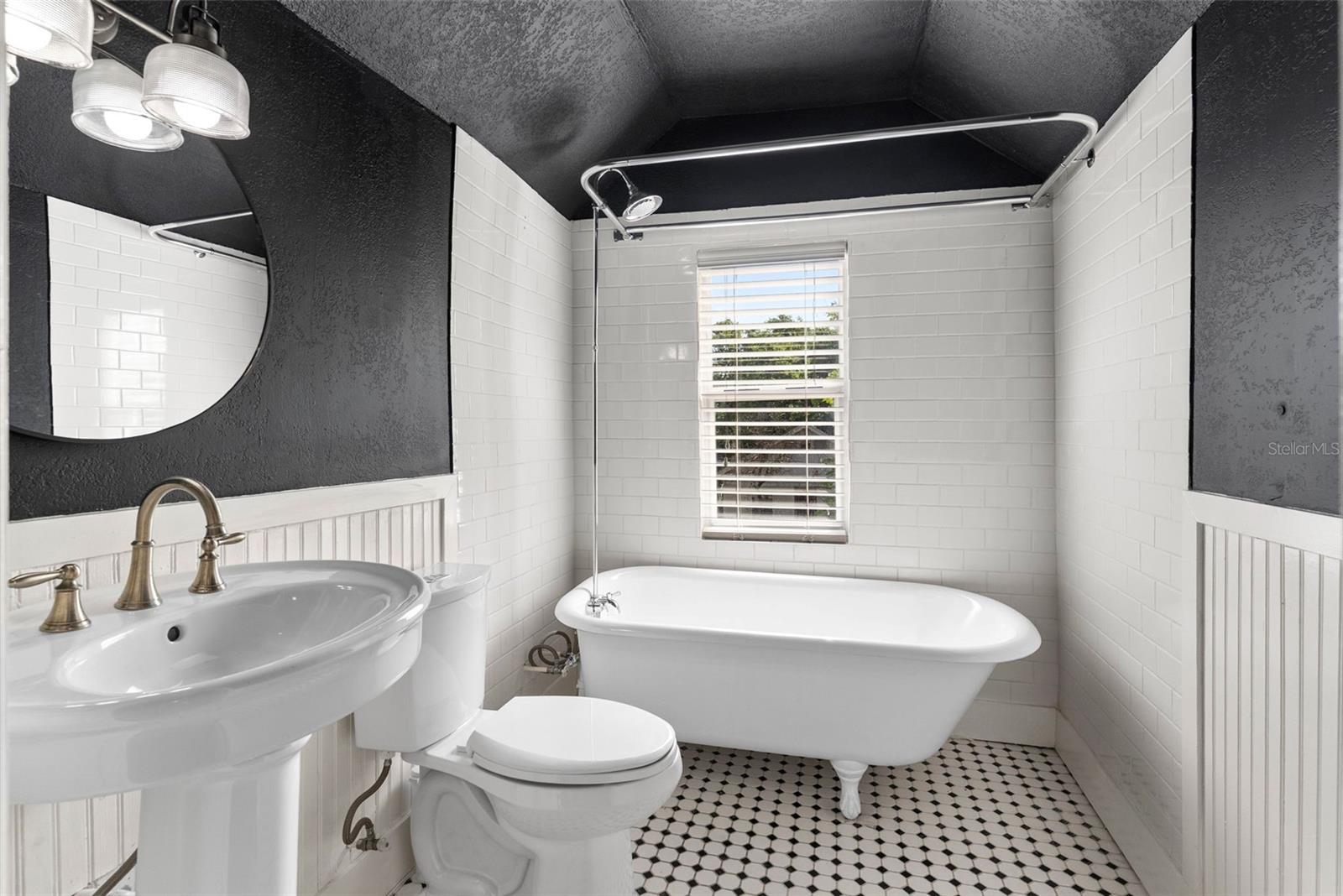 Image 36 of 42 For 3506 Arlington Avenue