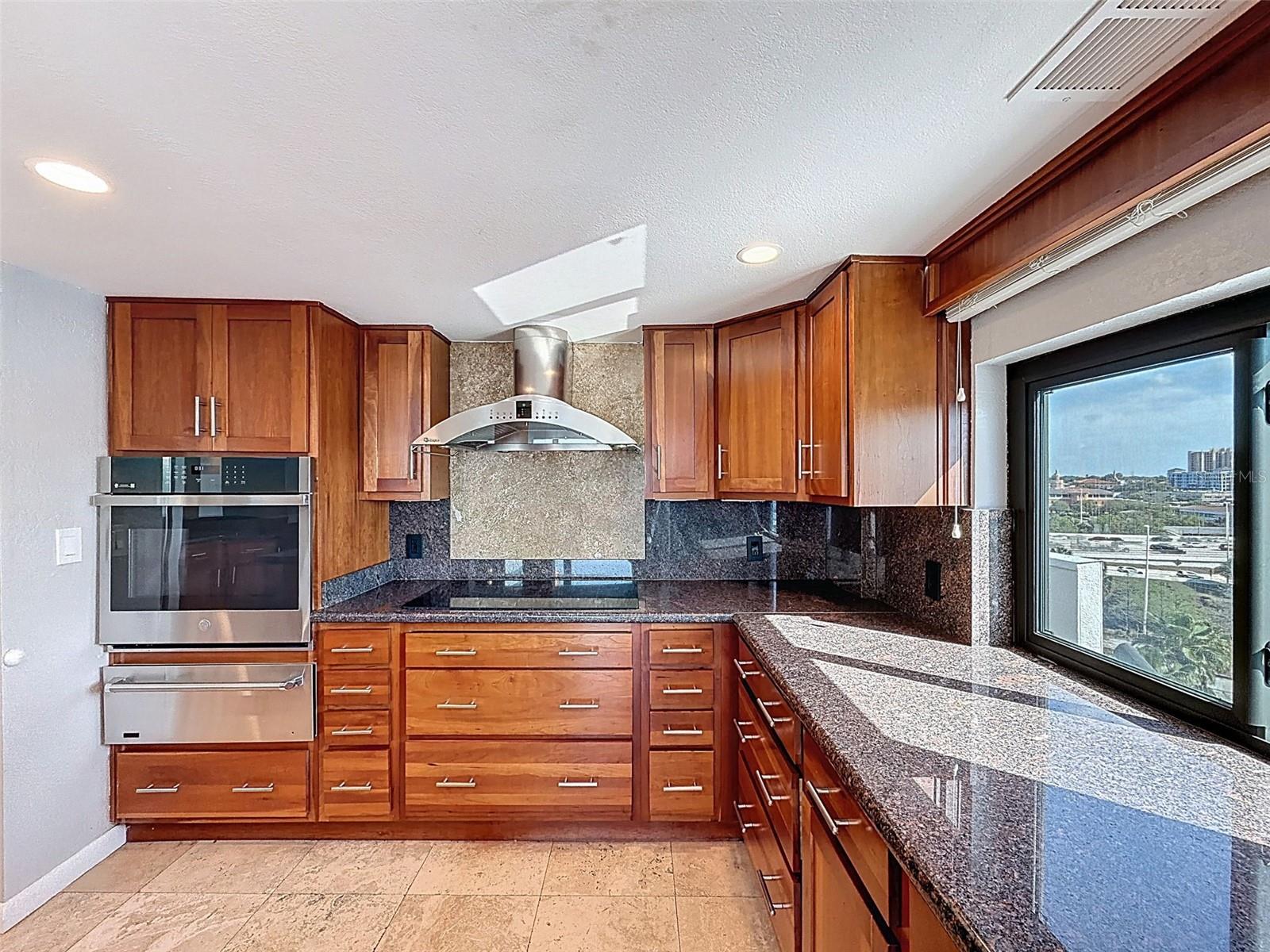 Image 14 of 48 For 201 Laurel Street 1006