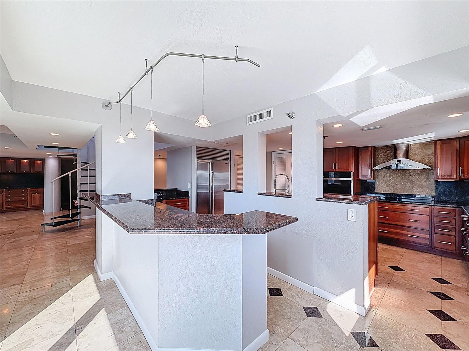 Image 16 of 48 For 201 Laurel Street 1006