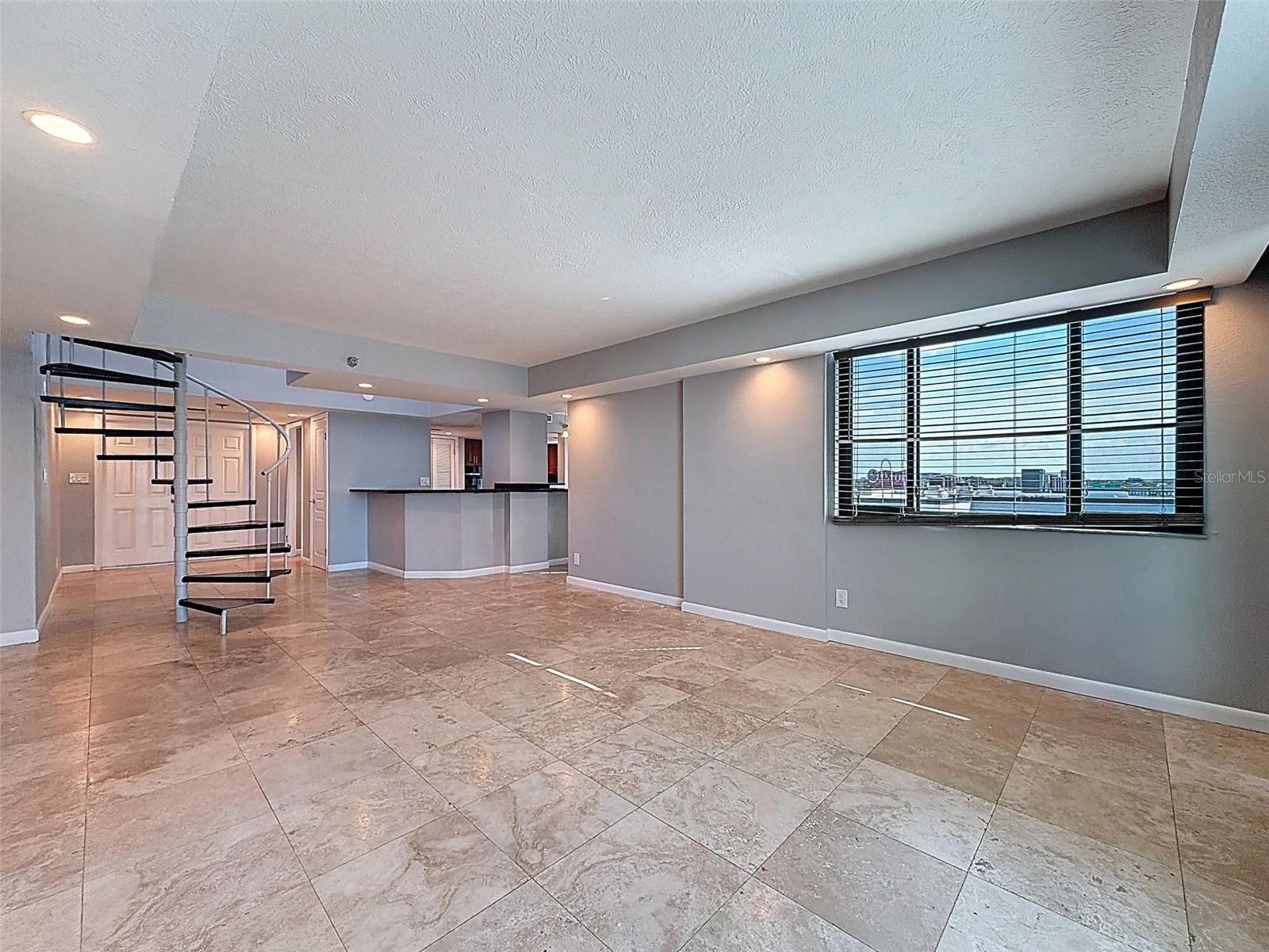 Image 21 of 48 For 201 Laurel Street 1006