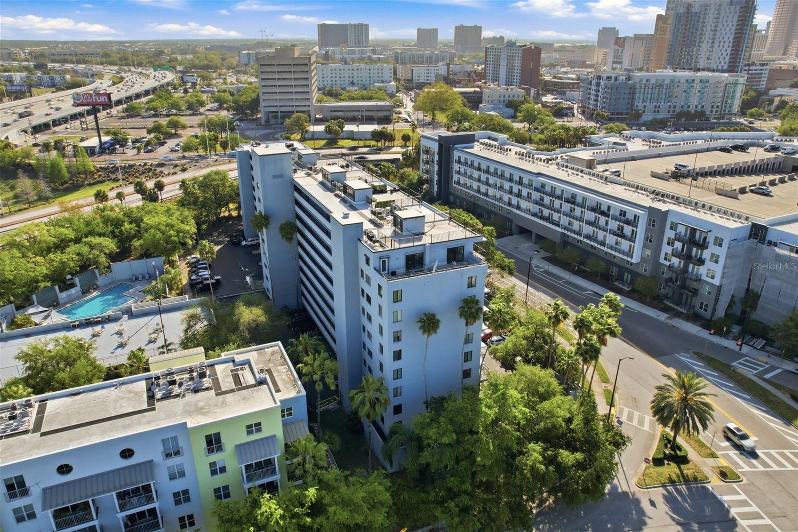 Image 3 of 48 For 201 Laurel Street 1006