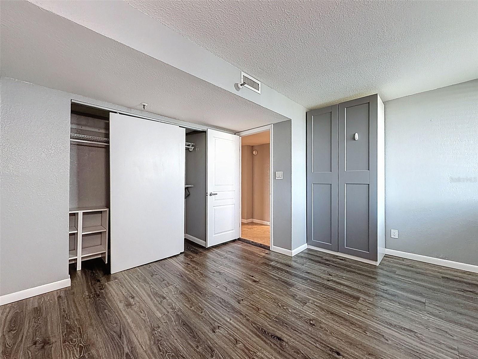 Image 35 of 48 For 201 Laurel Street 1006