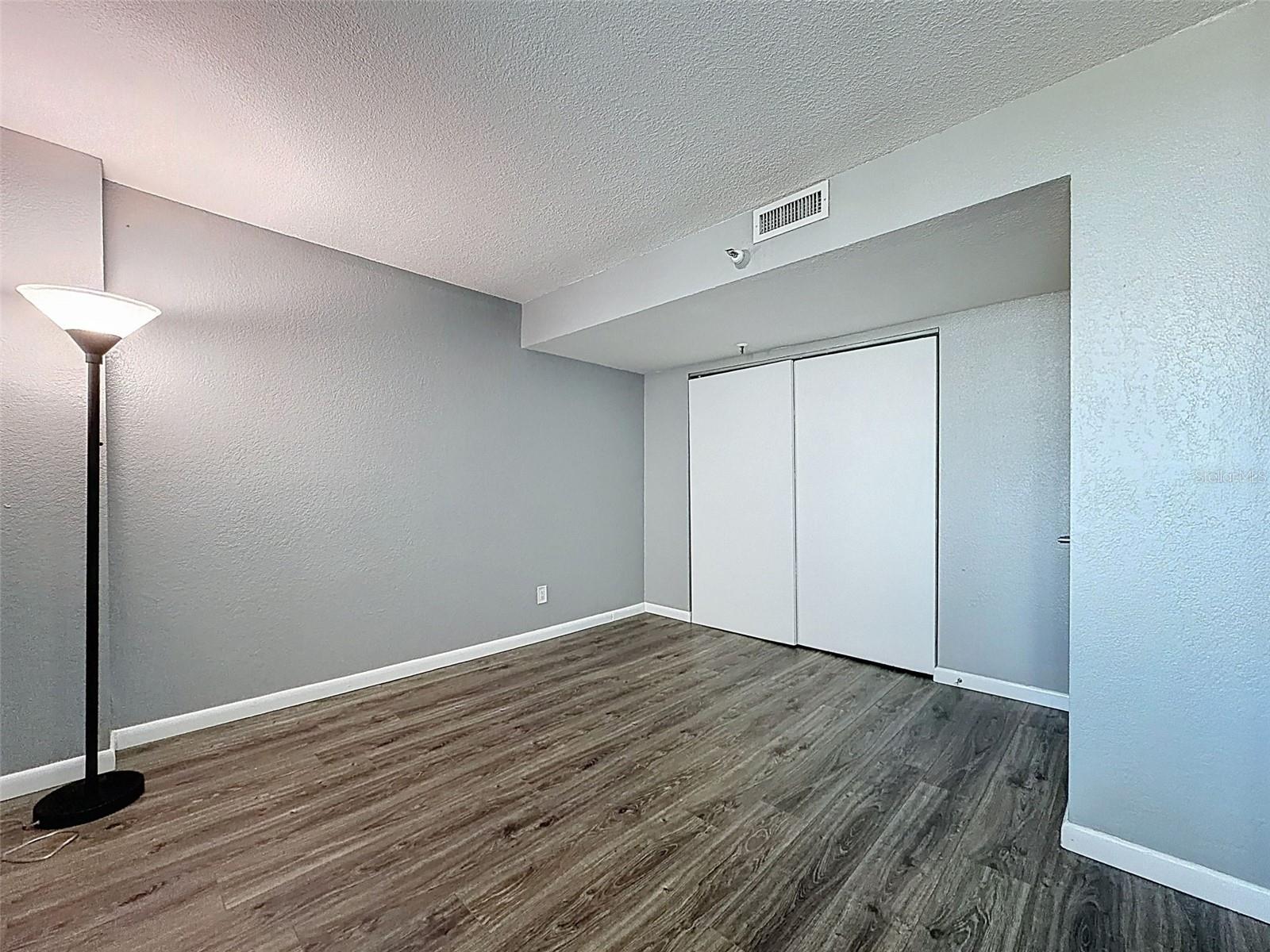 Image 36 of 48 For 201 Laurel Street 1006