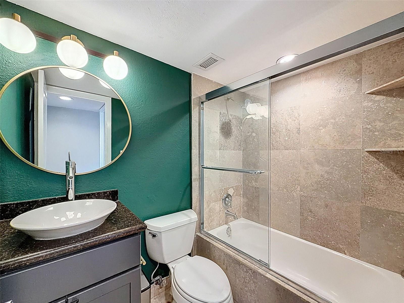 Image 37 of 48 For 201 Laurel Street 1006