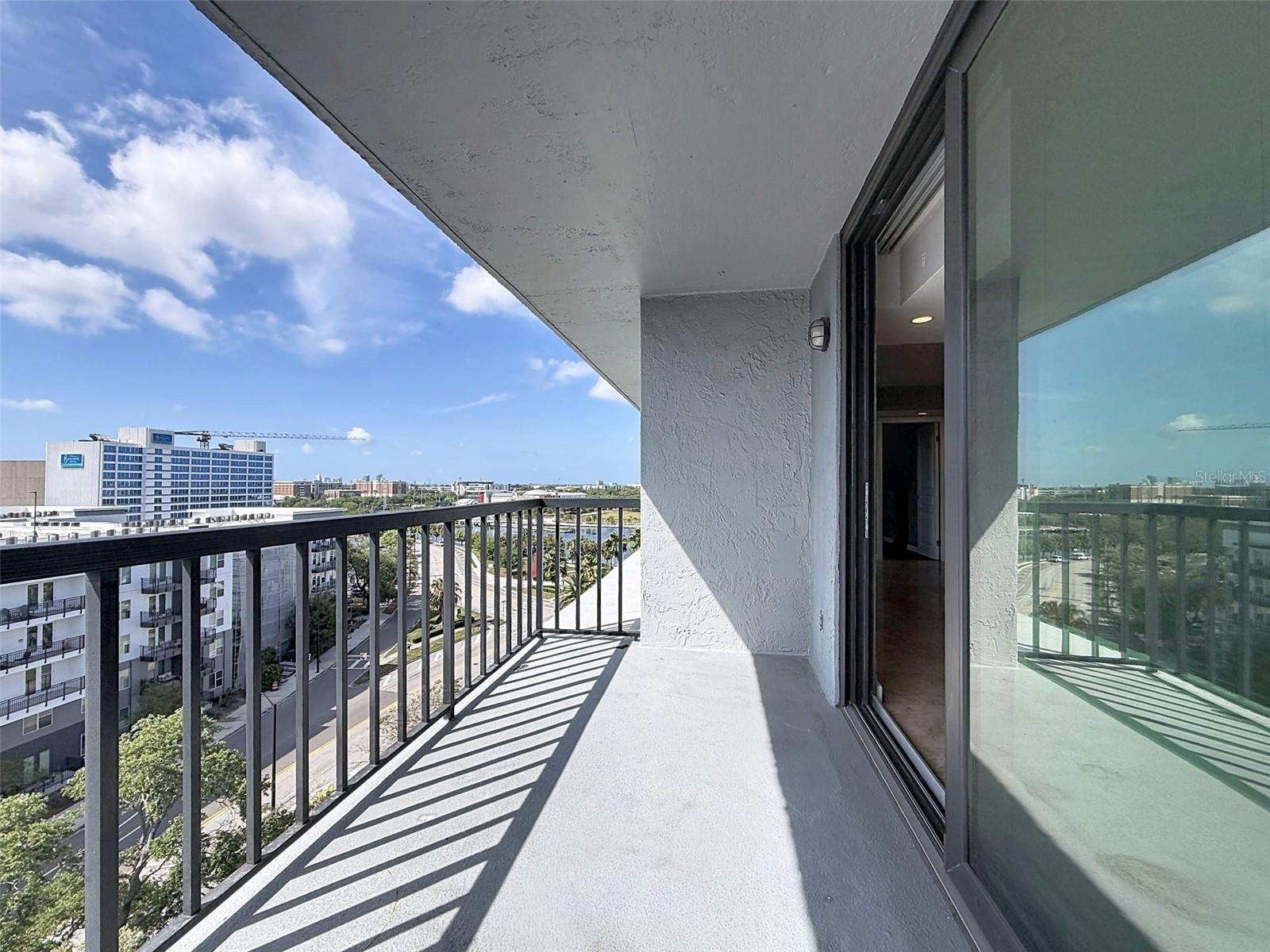 Image 38 of 48 For 201 Laurel Street 1006