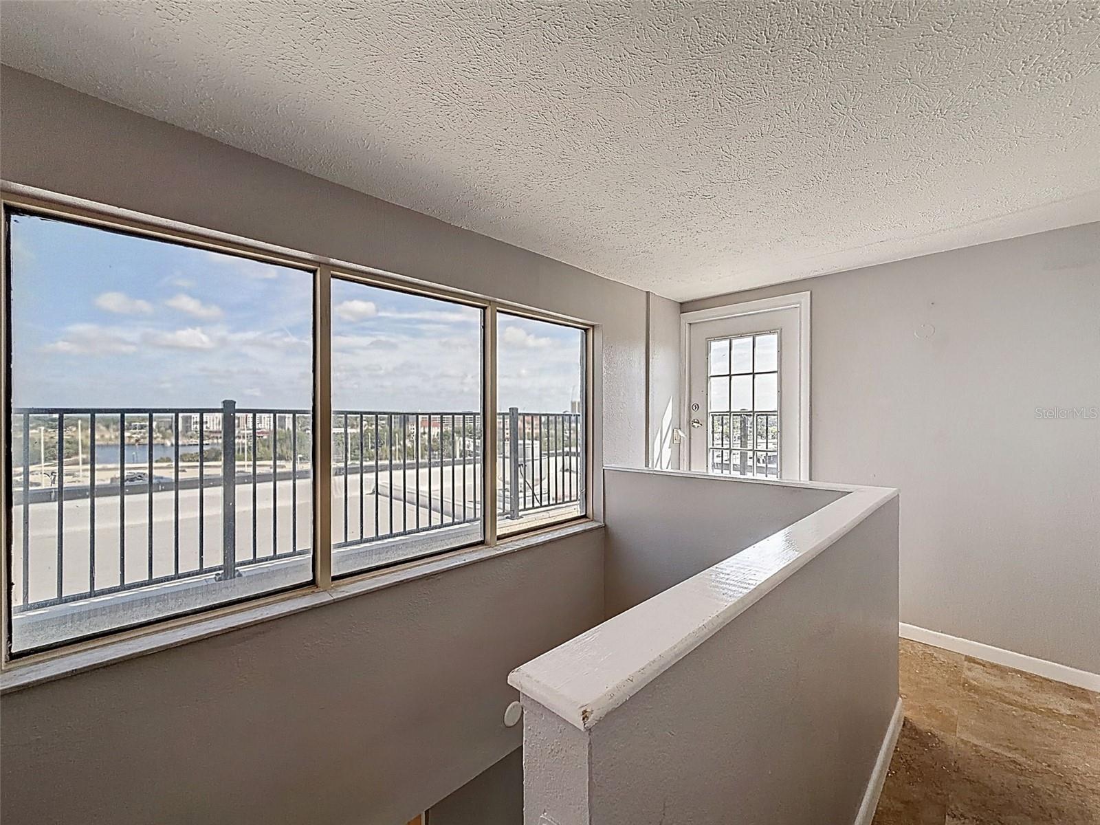 Image 39 of 48 For 201 Laurel Street 1006